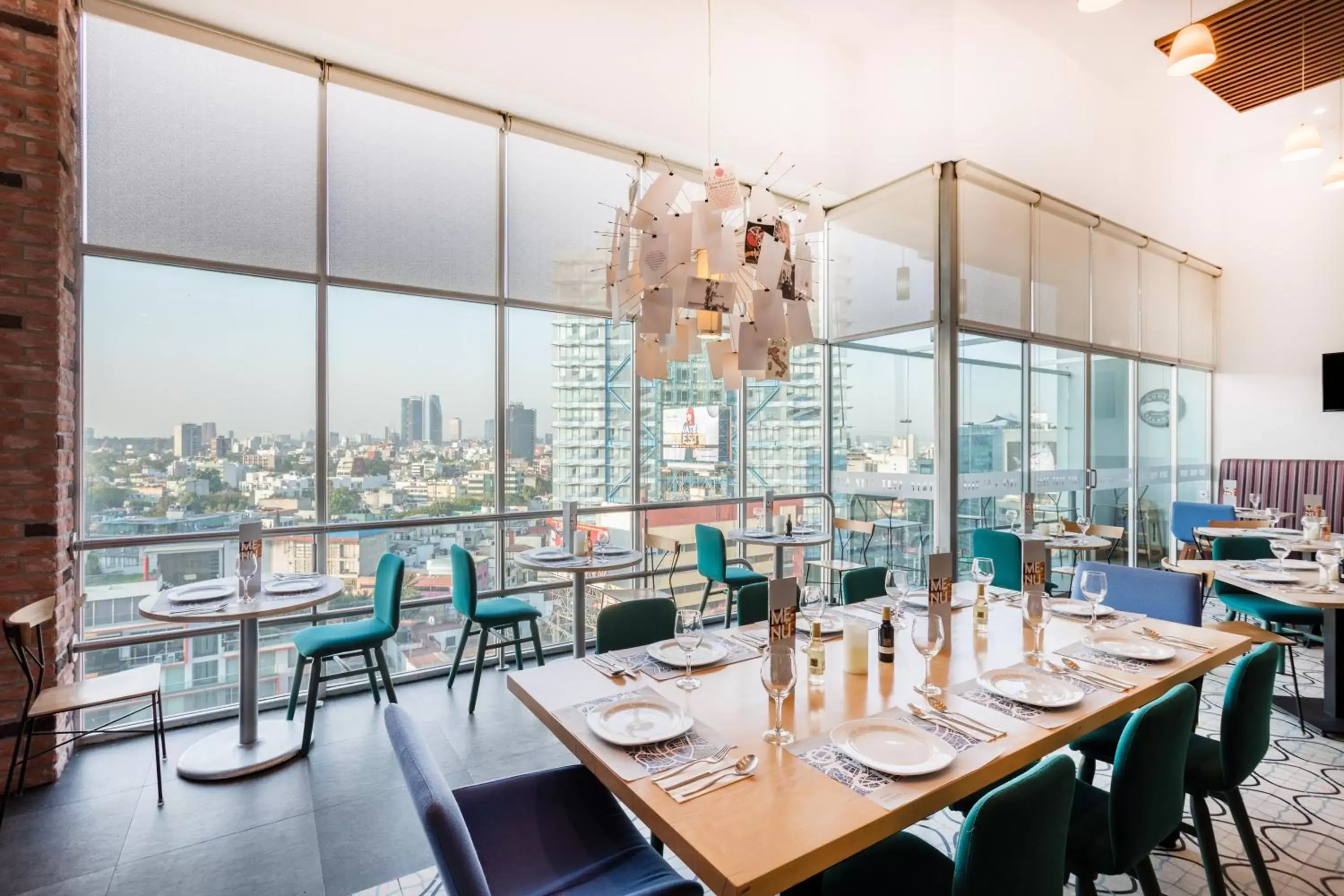 Restaurant/Places to Eat in Tryp WTC Mexico
