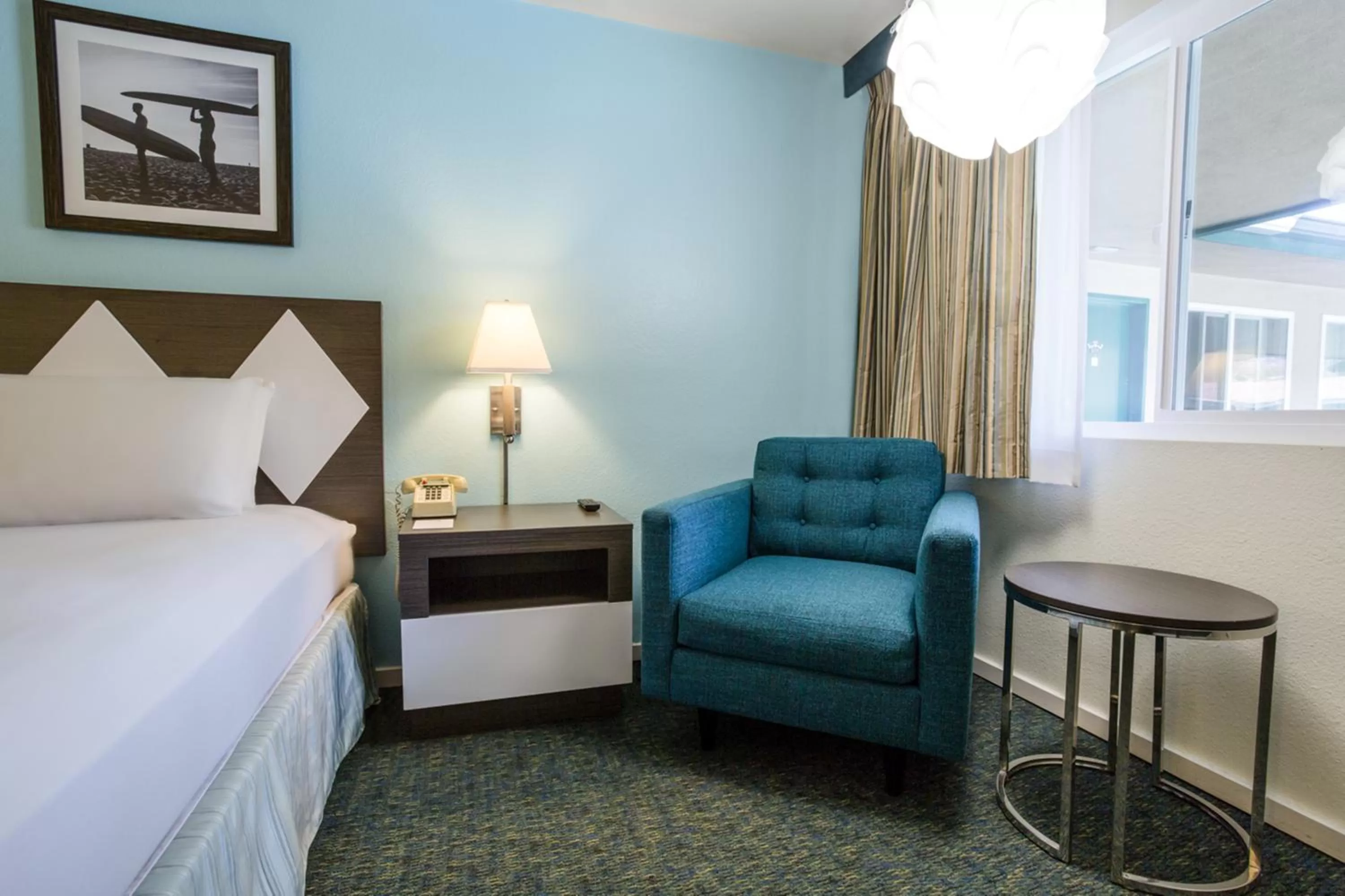 Photo of the whole room, Bed in Kings Inn