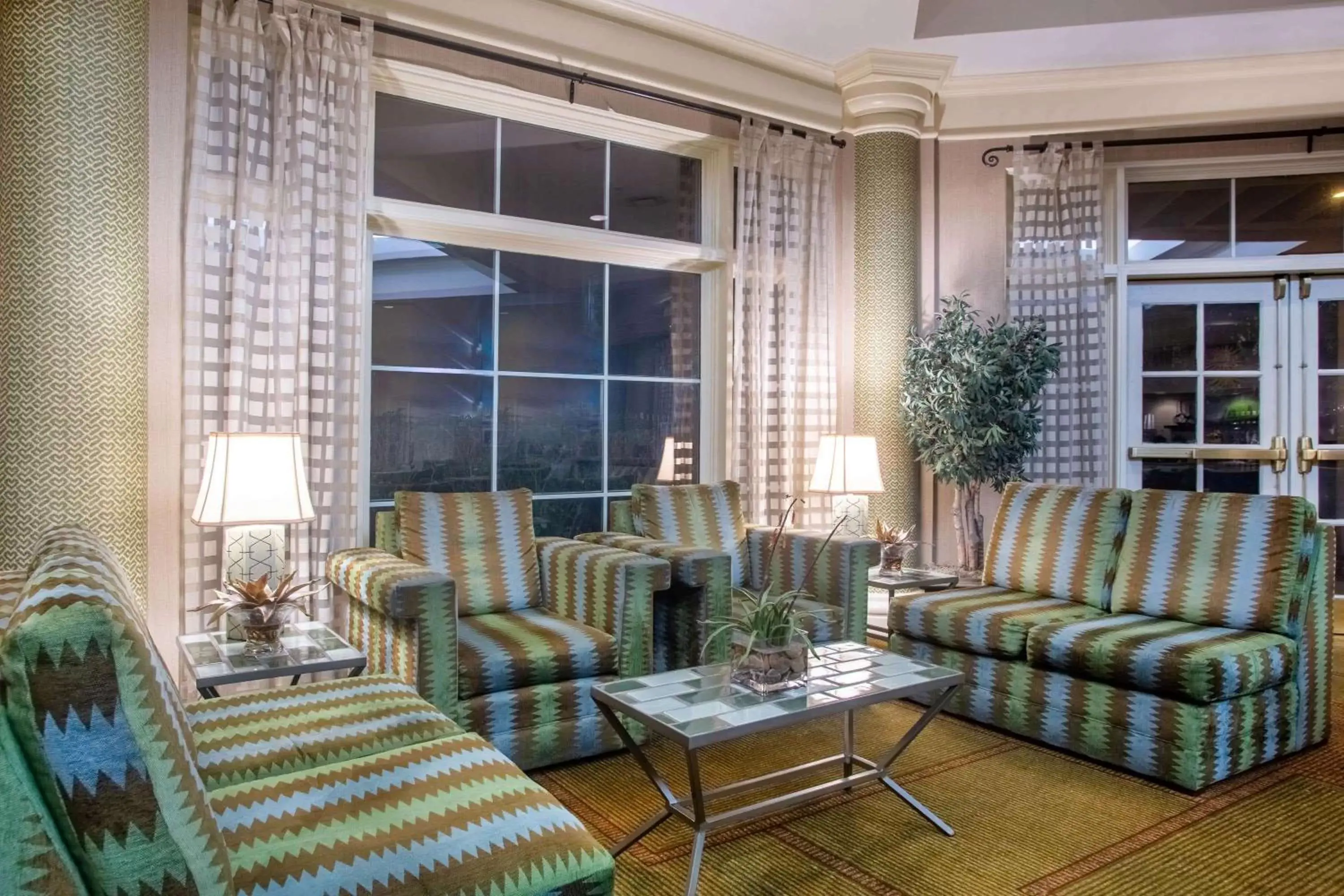 Lobby or reception, Seating Area in La Quinta by Wyndham Charlotte Airport South