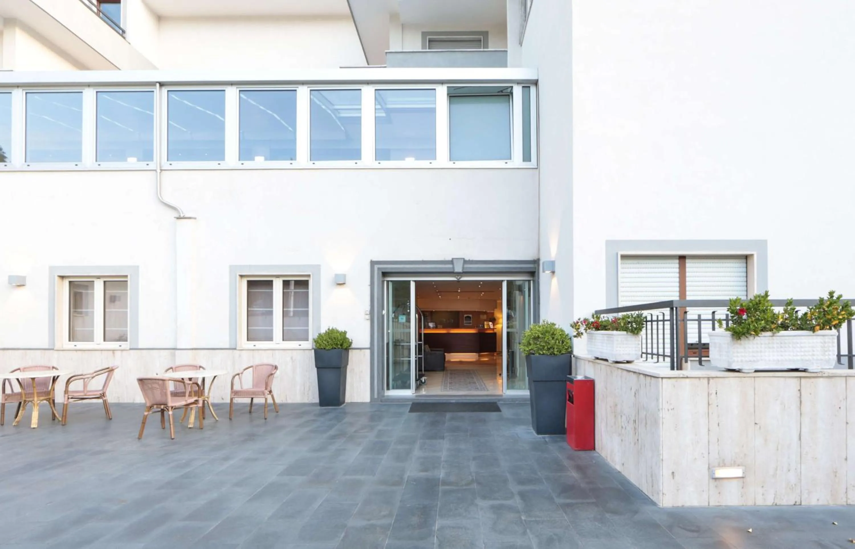 Property building in Suites & Residence Hotel