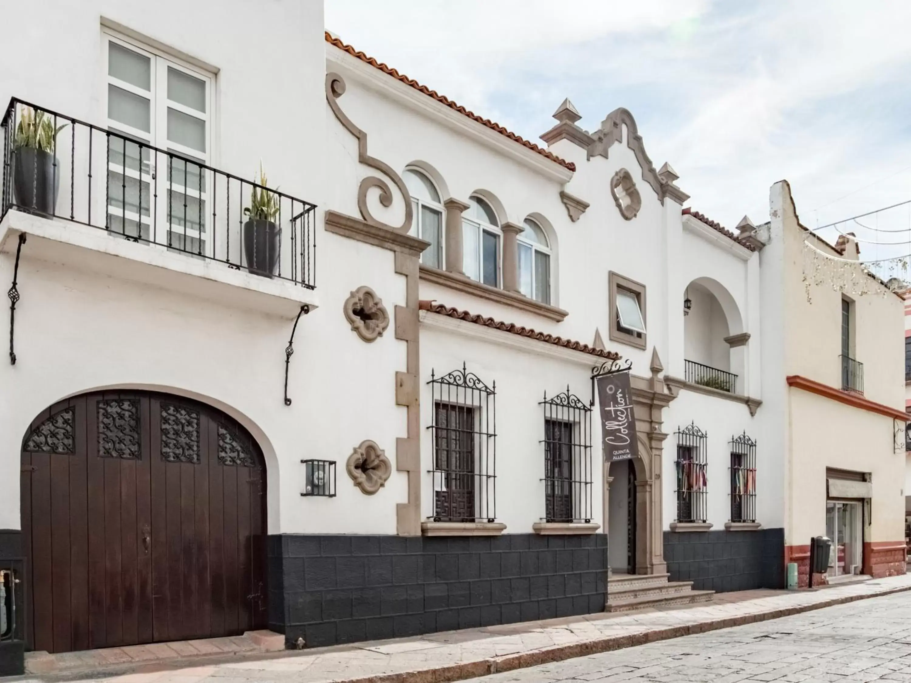 Facade/entrance, Property Building in Hotel Quinta Allende