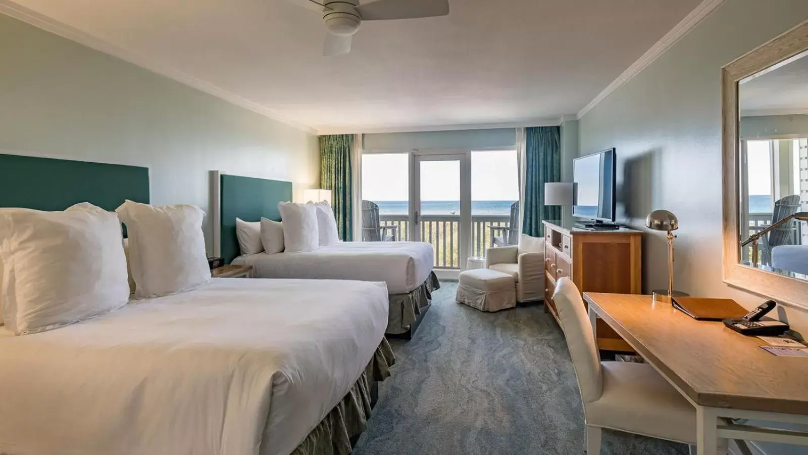 Superior Queen Room in WaterColor Inn & Resort Superior Queen Room in WaterColor Inn & Resort