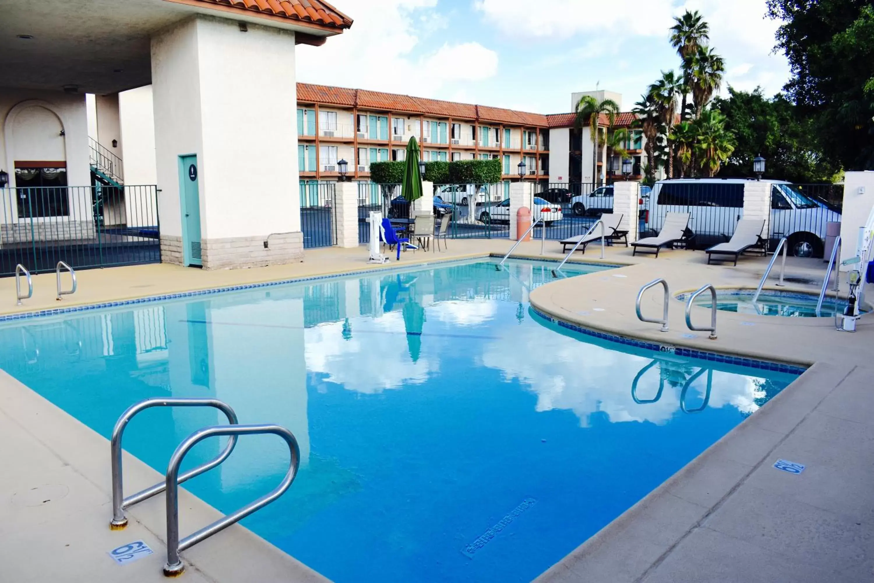 Swimming pool in Days Inn by Wyndham Anaheim Near the Park
