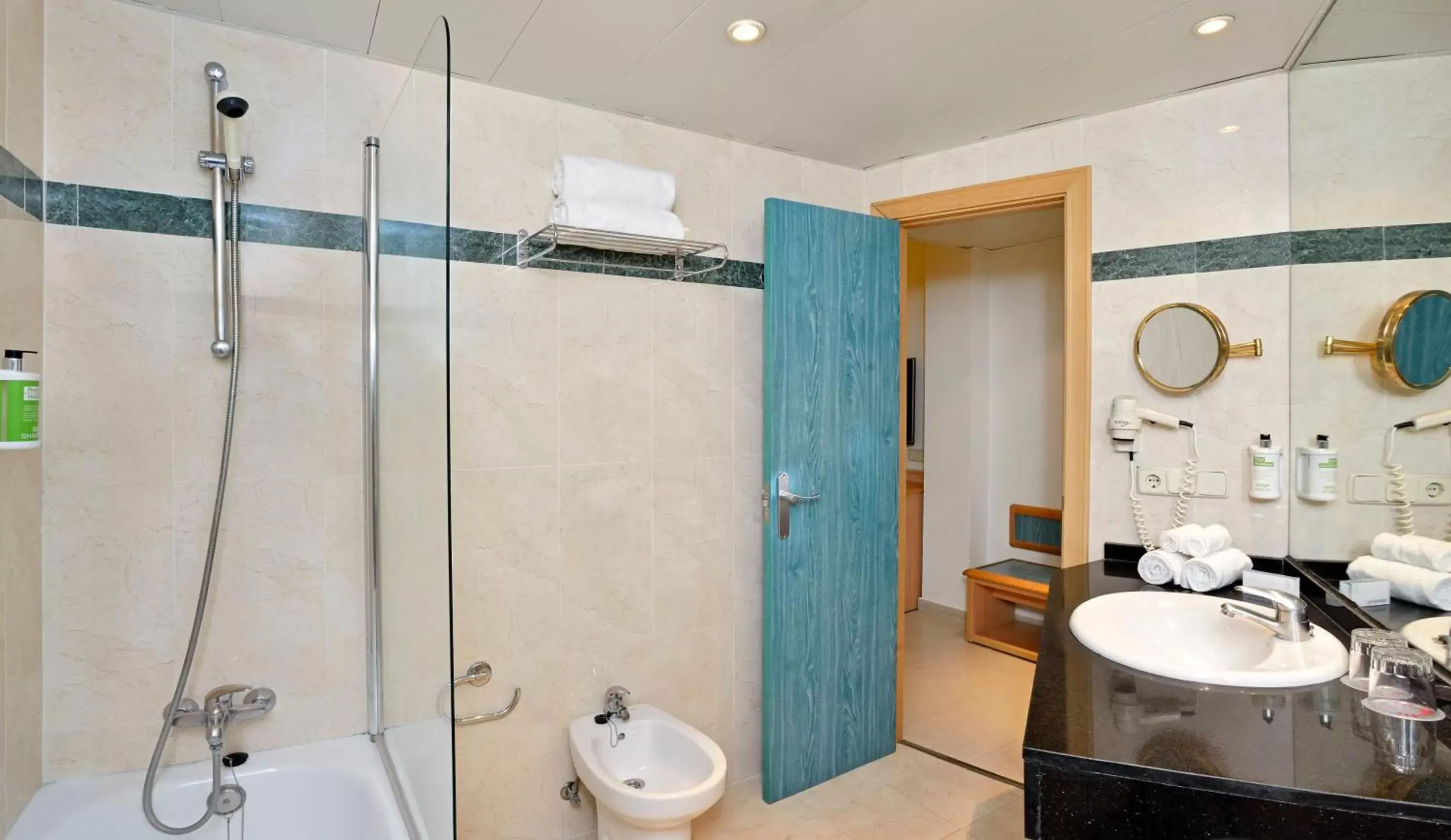 Shower, Bathroom in Sol Principe