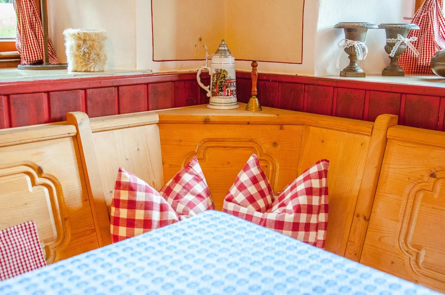 Decorative detail, Bed in Berggasthof Butzn Wirt