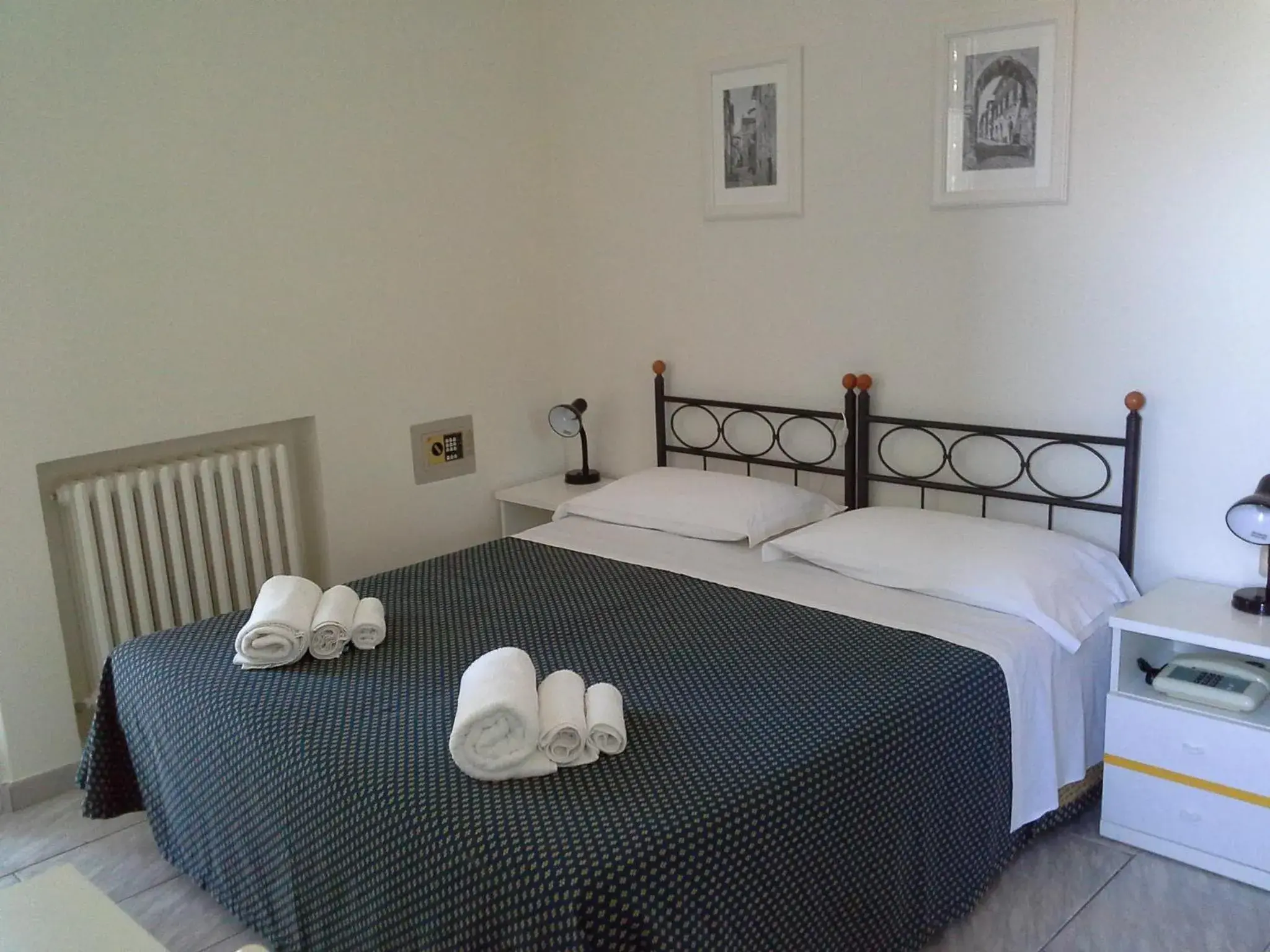 Photo of the whole room, Bed in Hotel Il Parco Sirolo