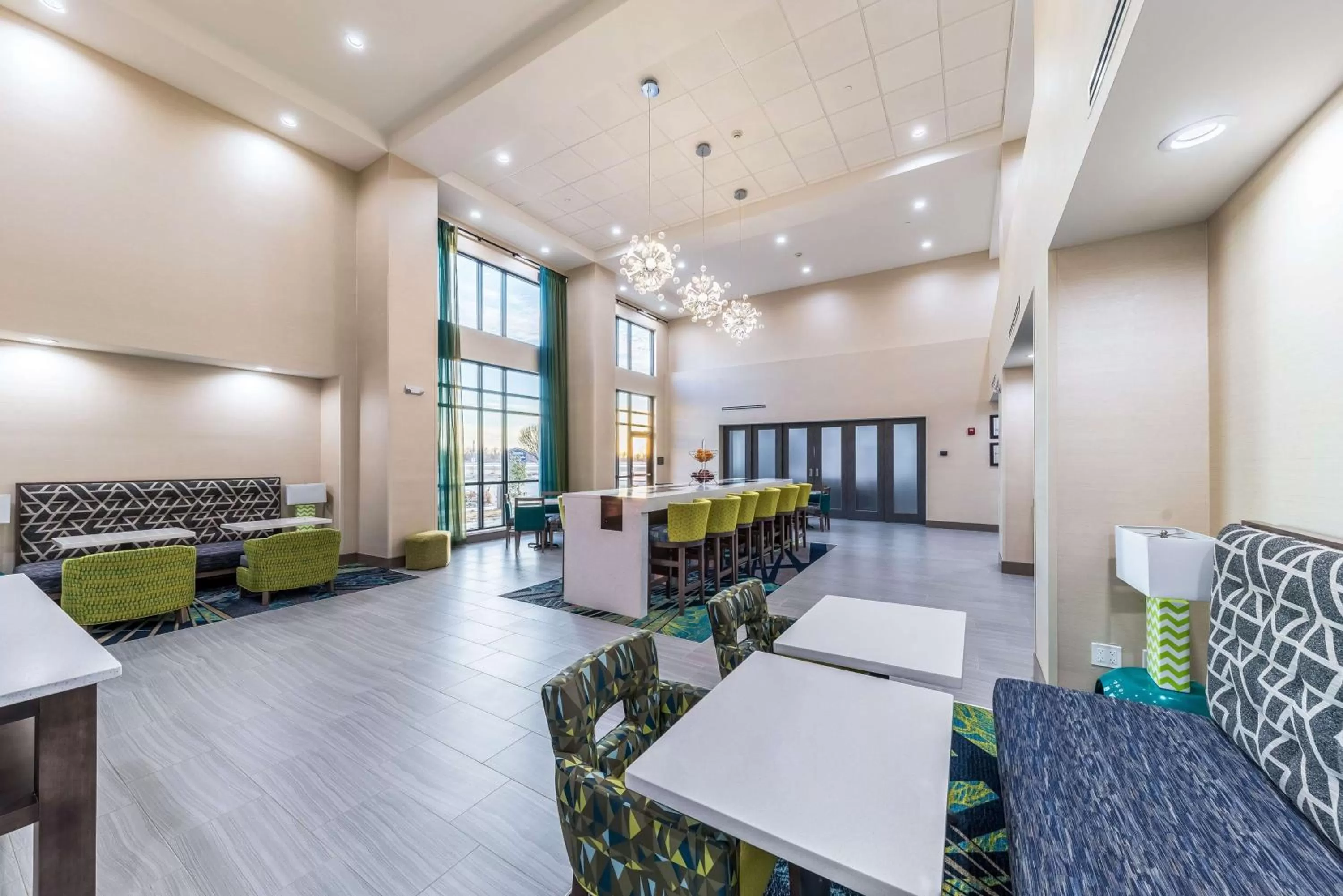 Restaurant/places to eat in Hampton Inn & Suites Pryor, Ok