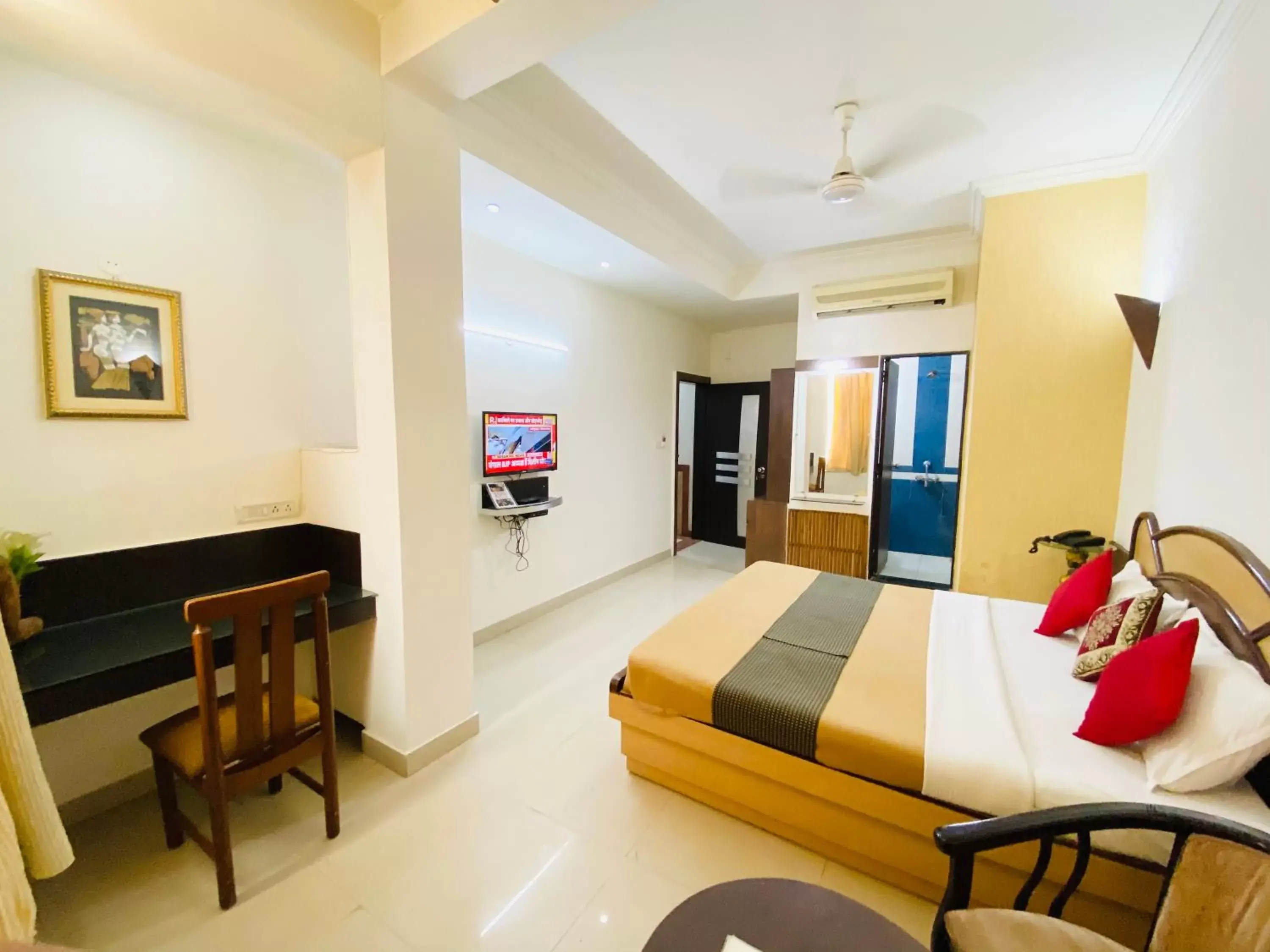 Superior Deluxe Double or Twin Room in Hotel The Galaxy Superior Deluxe Double or Twin Room in Hotel The Galaxy