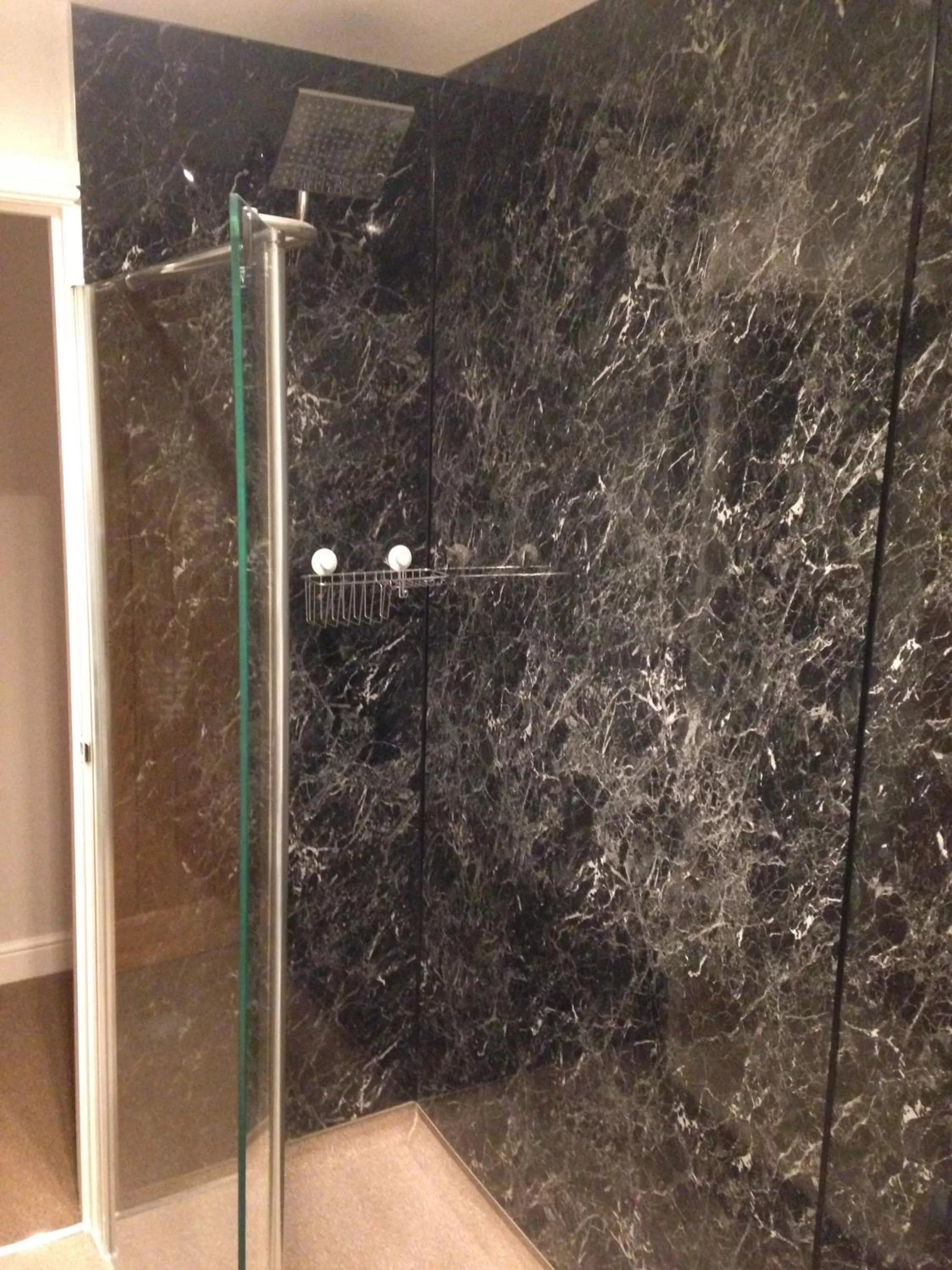 Shower in The Wheatsheaf