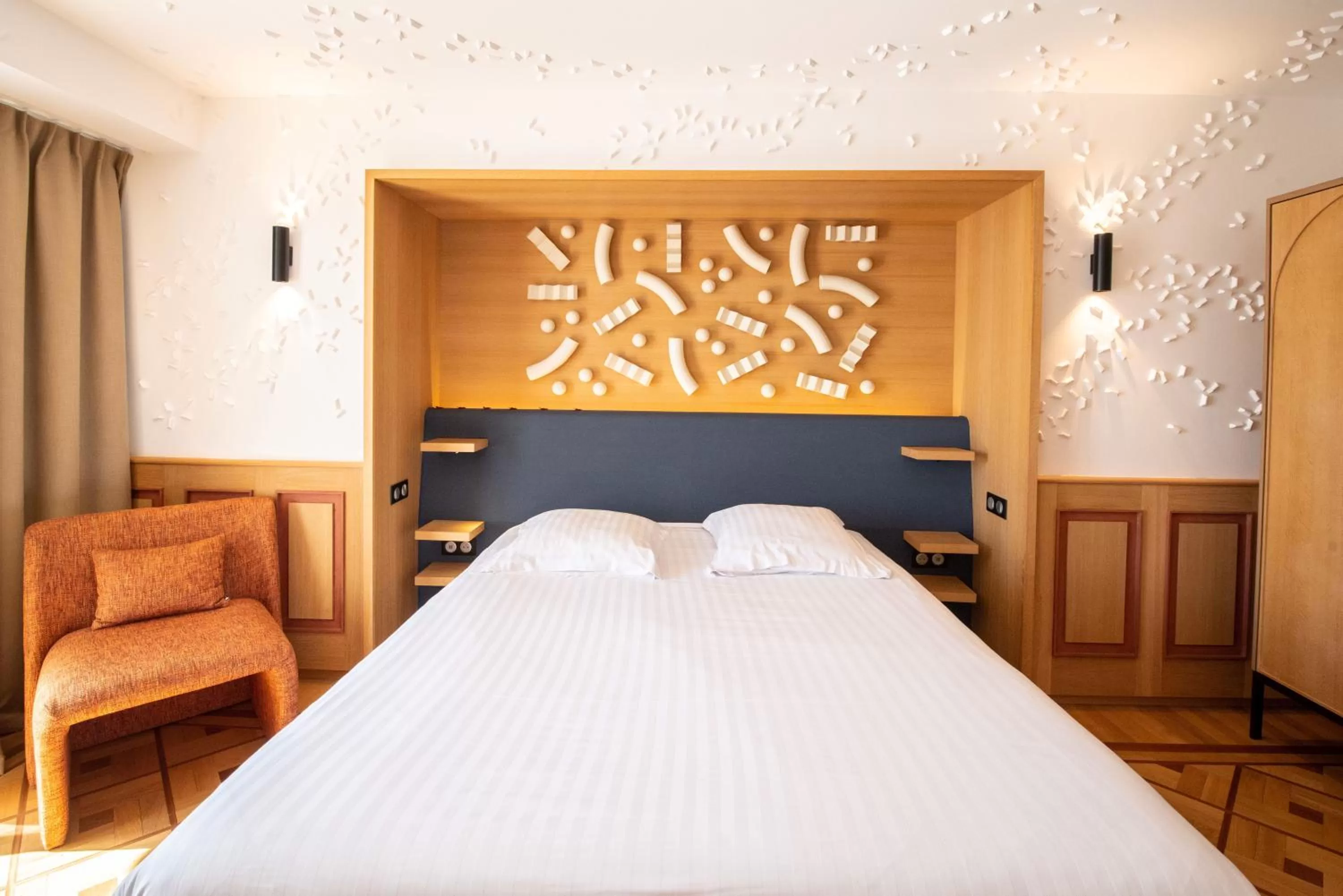 Bed in Splendid Hotel & Spa Nice