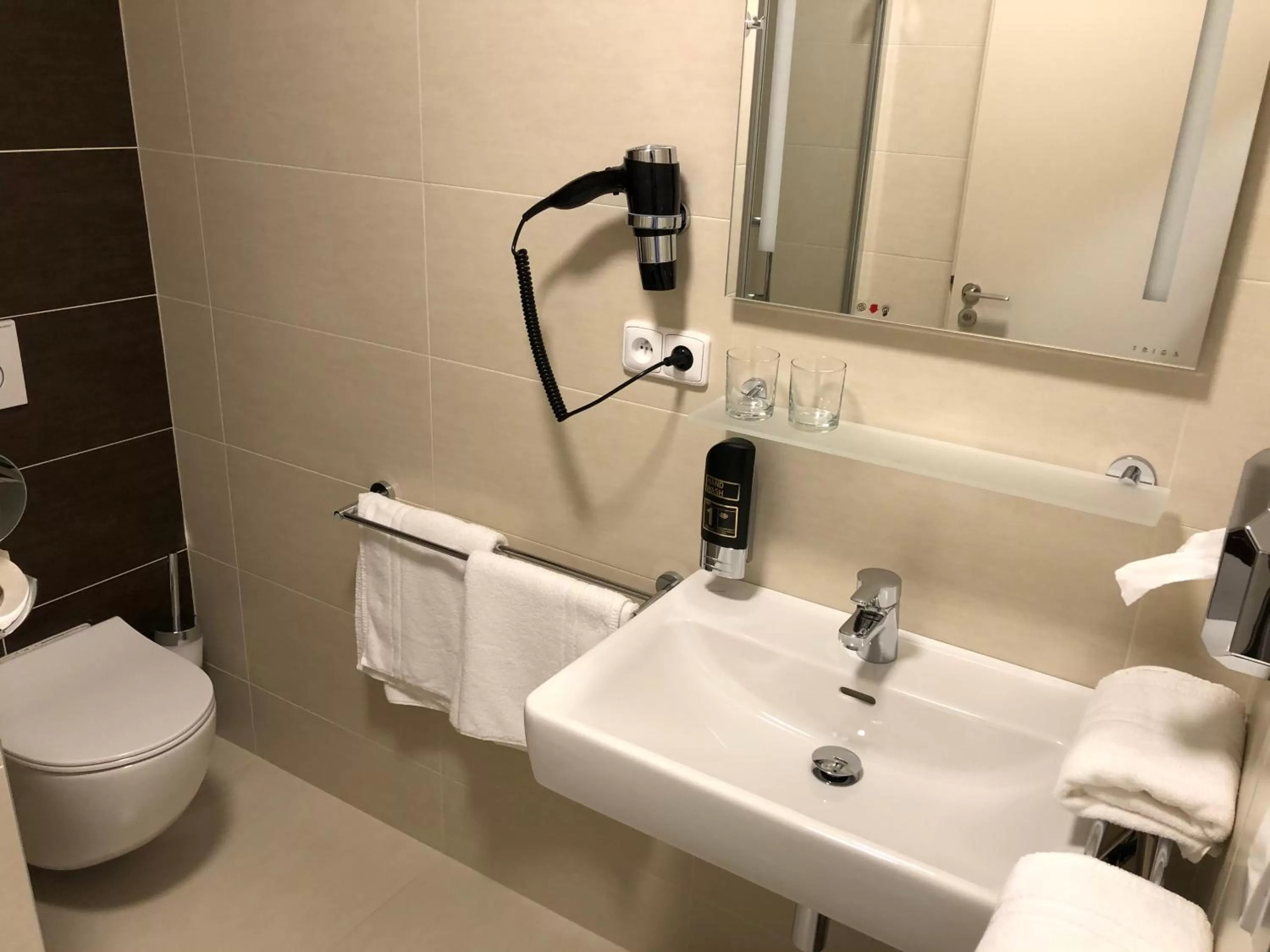 Bathroom in Jukebox Hotel