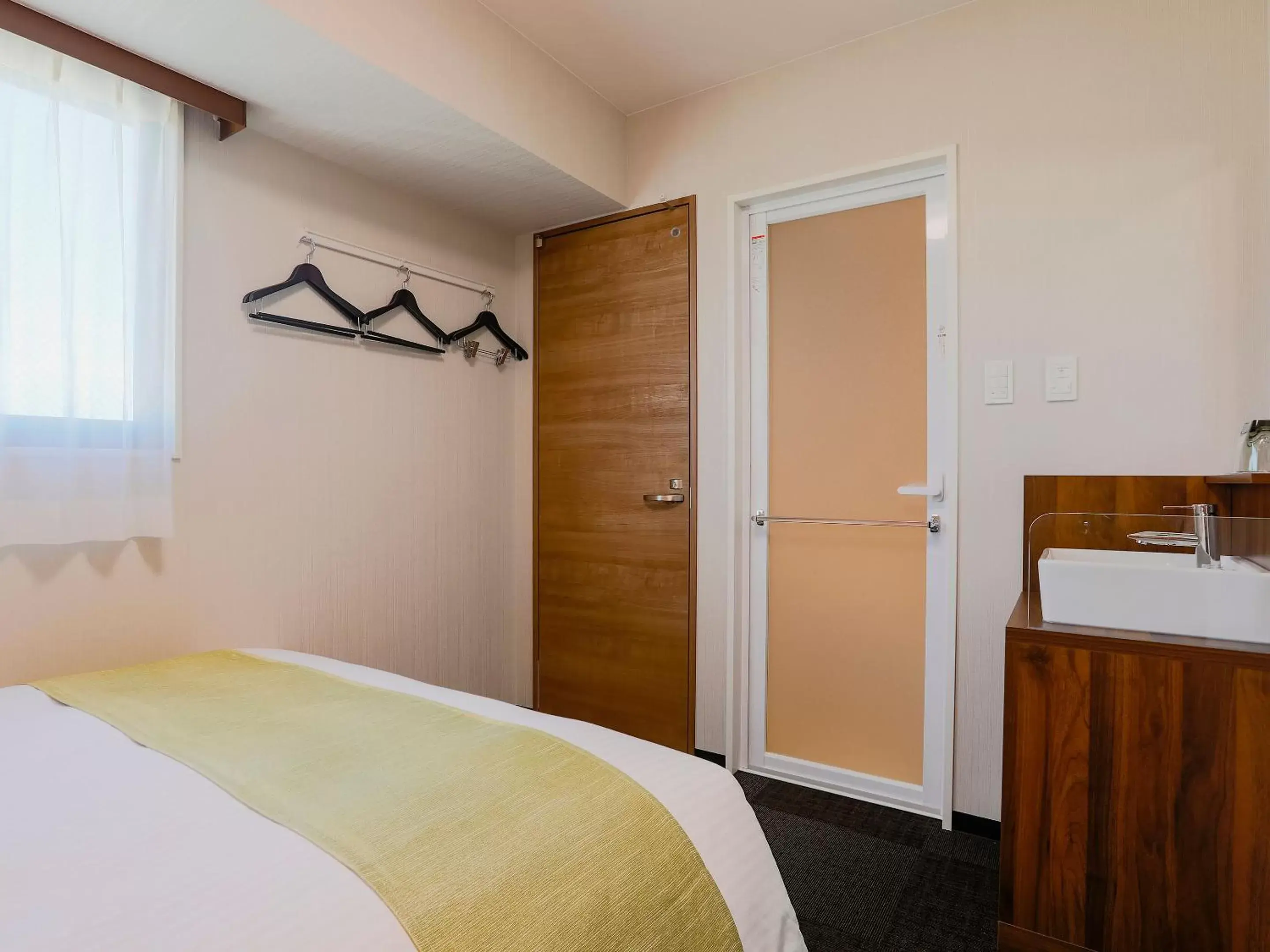 Photo of the whole room, Bed in KOKO HOTEL Takamatsu - formerly Hotel Wing Takamatsu Photo of the whole room, Bed in KOKO HOTEL Takamatsu - formerly Hotel Wing Takamatsu