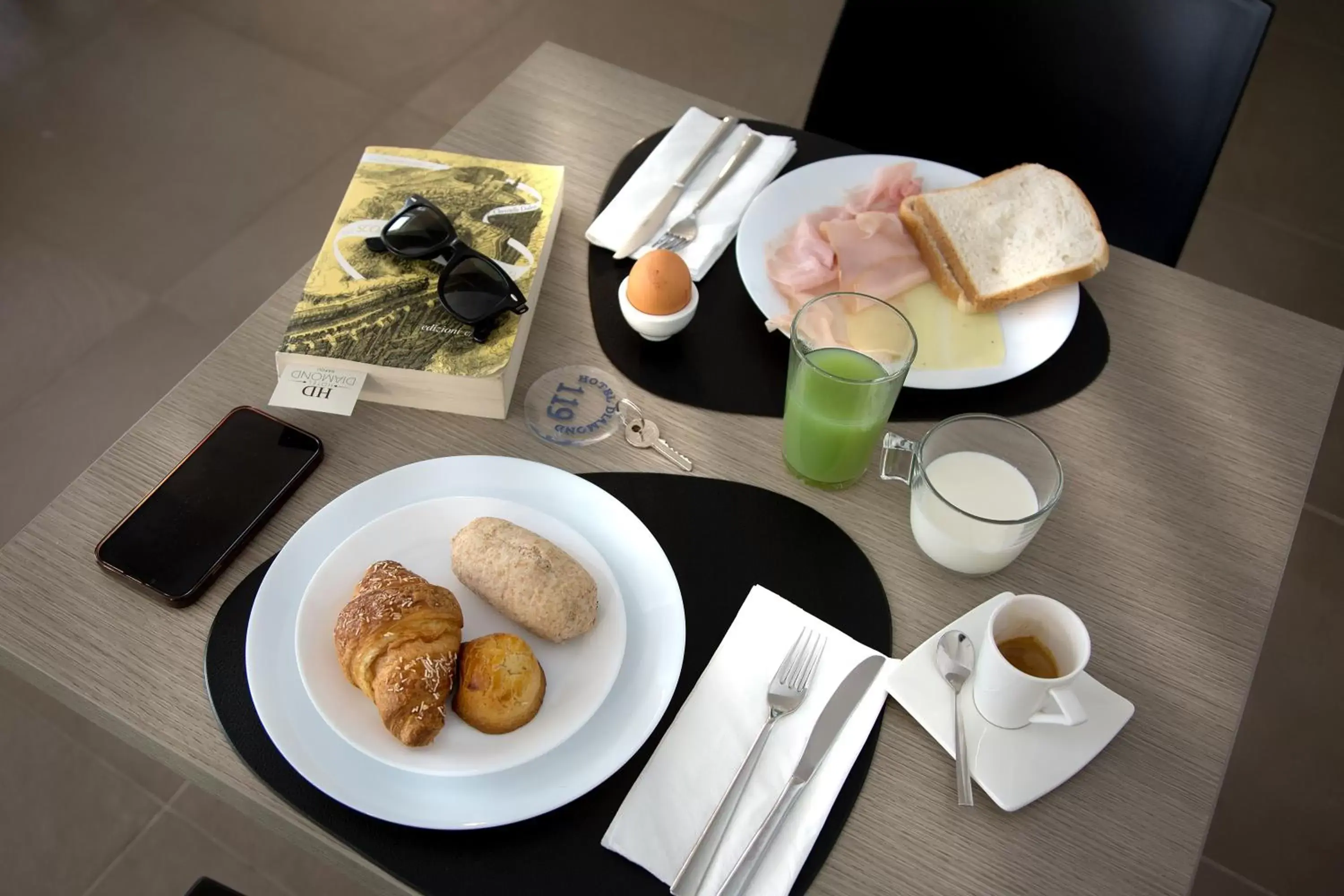 Breakfast in Hotel Diamond