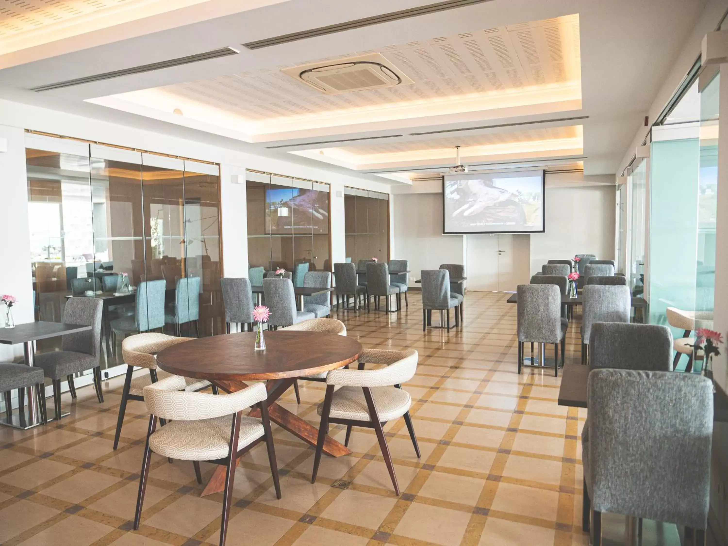 Lounge or bar, Restaurant/Places to Eat in Hotel Baia
