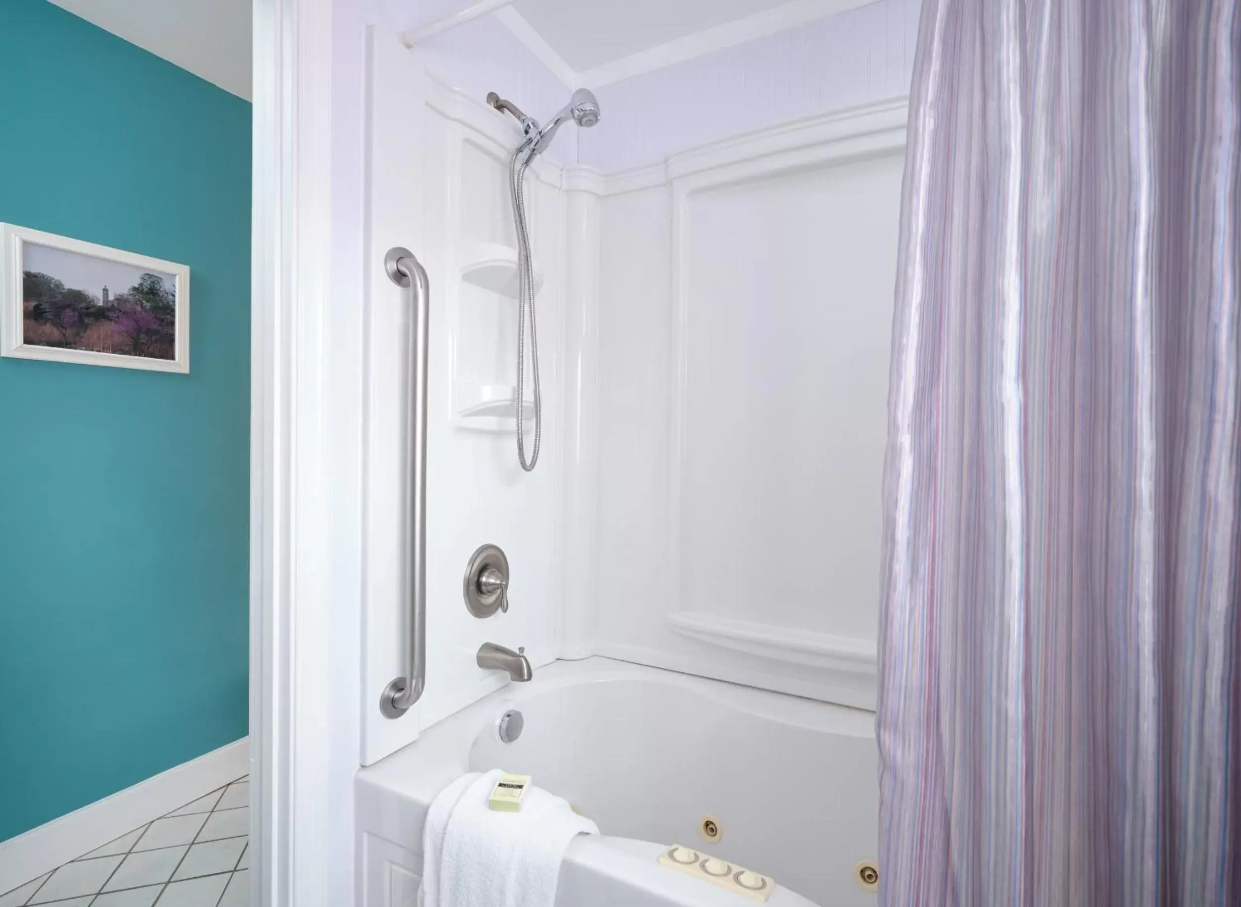 Bathroom in Keystone Inn Bed and Breakfast