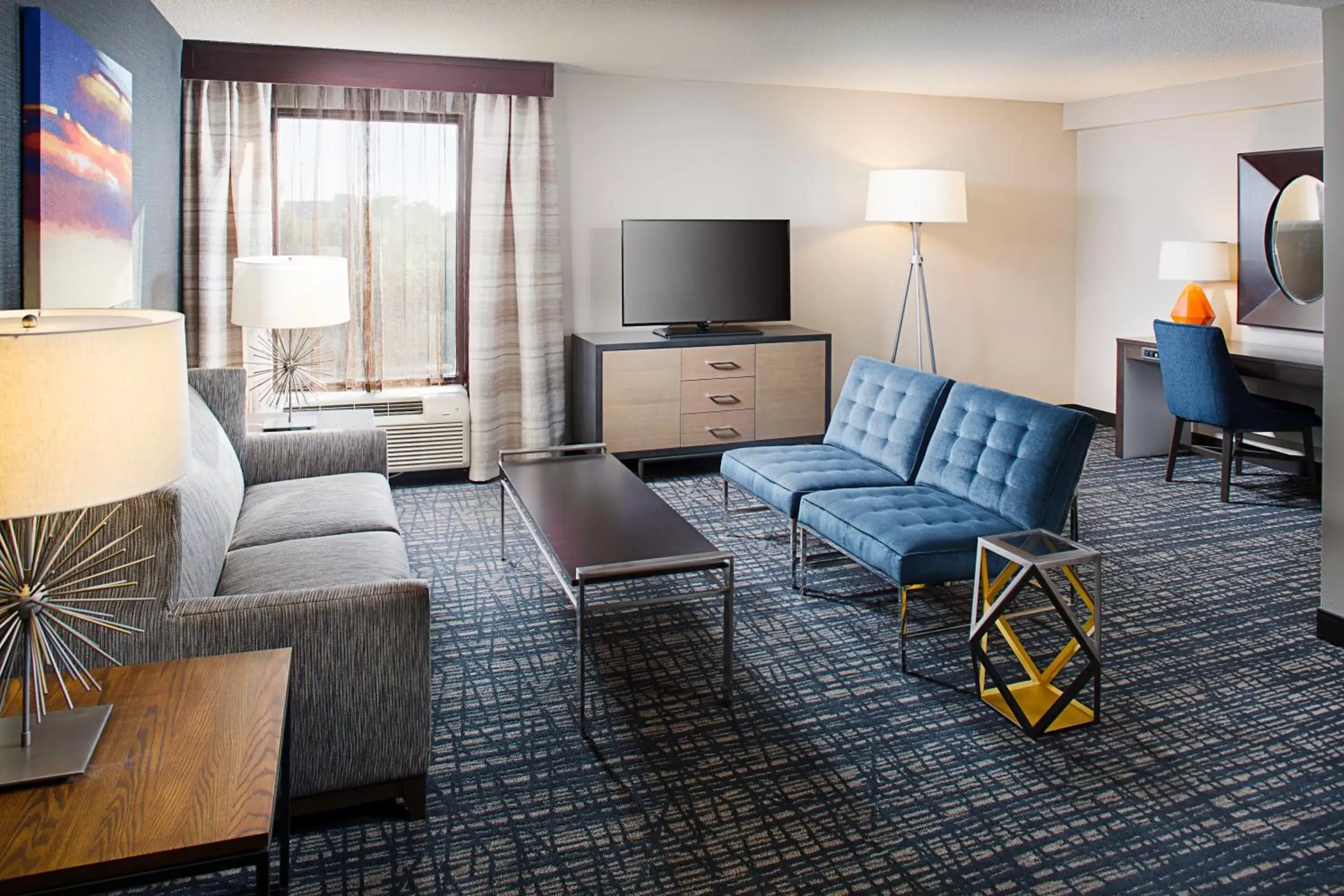 Photo of the whole room, Lounge/Bar in Crowne Plaza Annapolis, an IHG Hotel