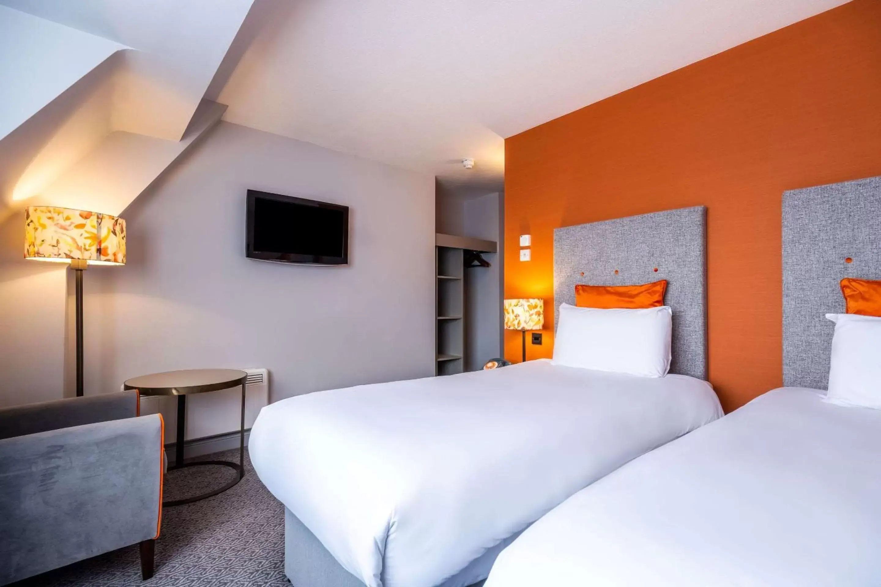 Photo of the whole room, Bed in Cedar Court Hotel Harrogate Photo of the whole room, Bed in Cedar Court Hotel Harrogate