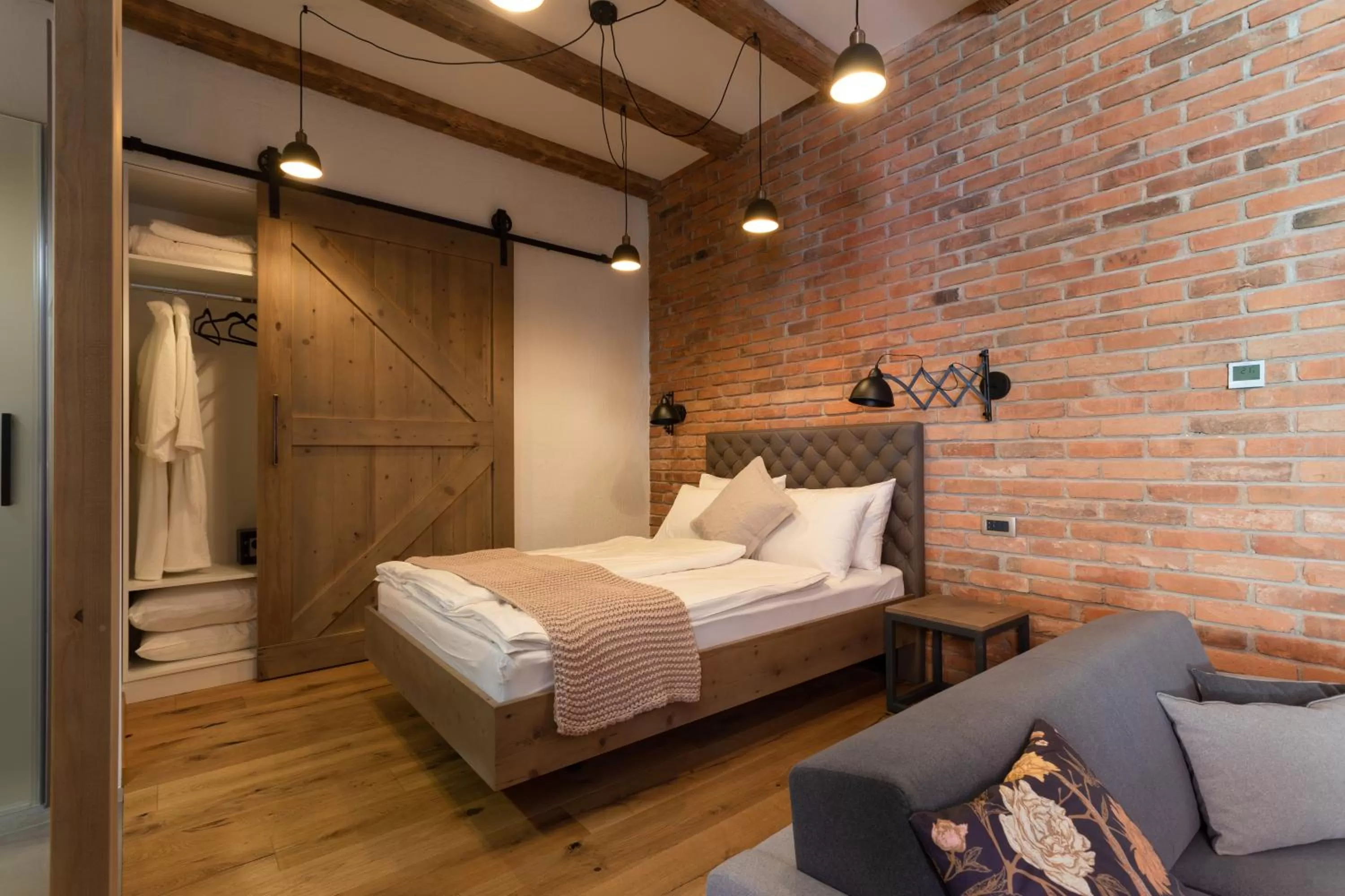 Living room, Room Photo in Gentry11 Rooms&More