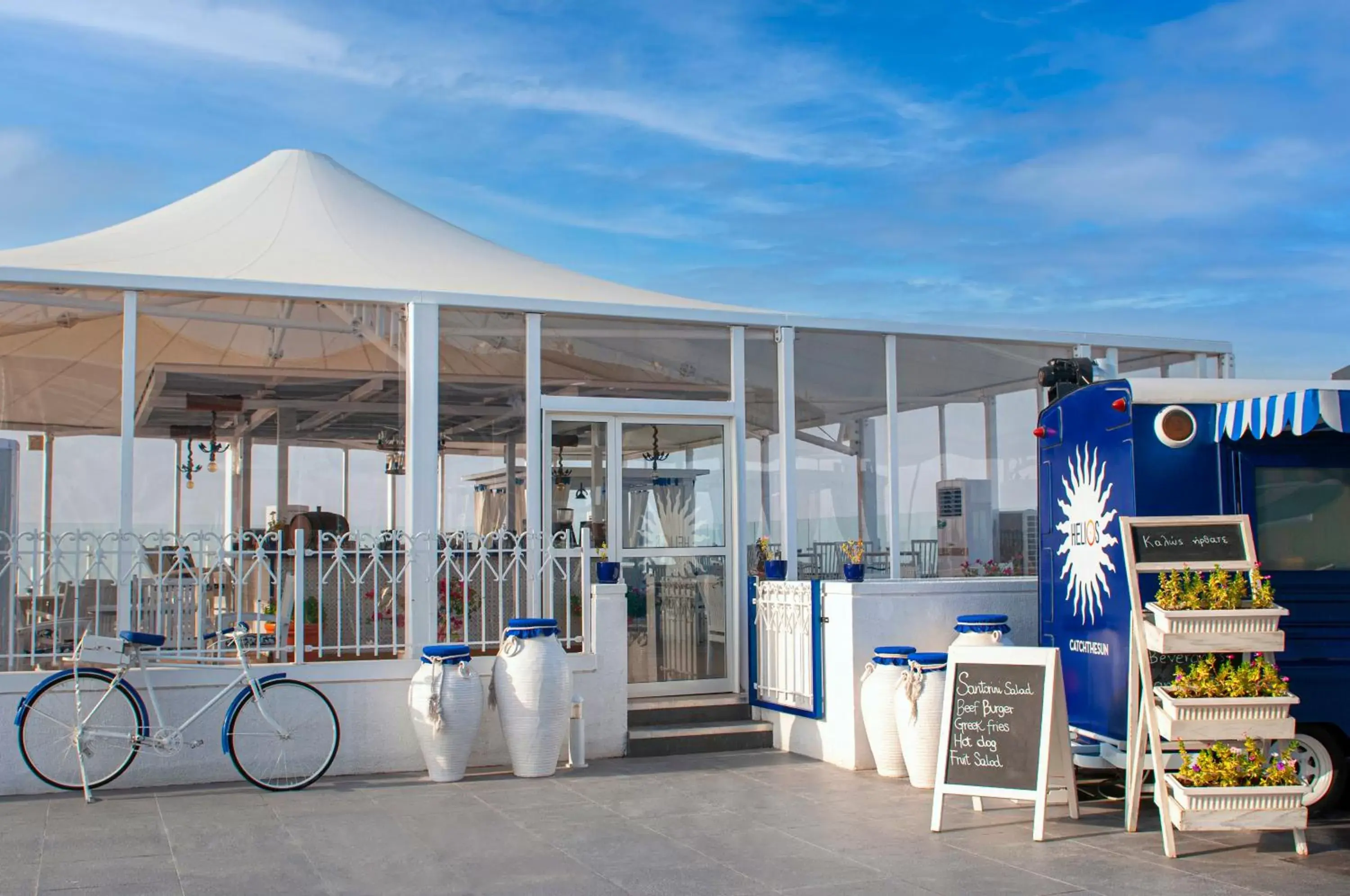 Restaurant/places to eat in Hyatt Regency Dubai - Corniche Restaurant/places to eat in Hyatt Regency Dubai - Corniche