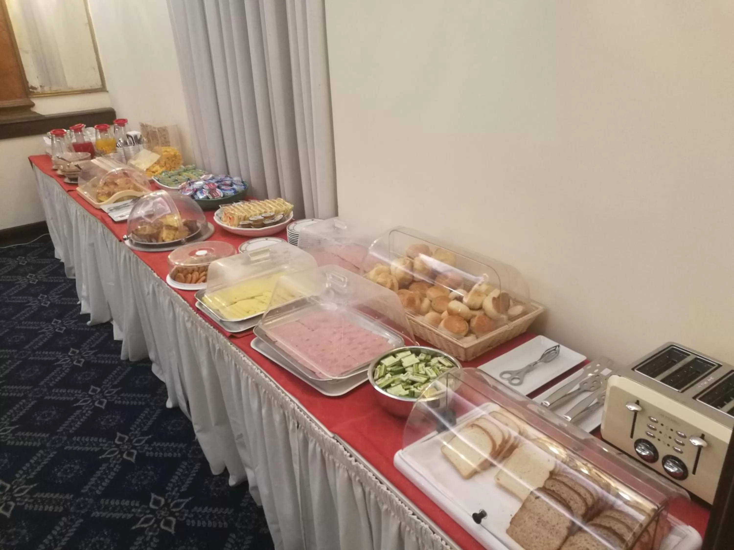 Buffet breakfast in Hotel Villa Delle Rose