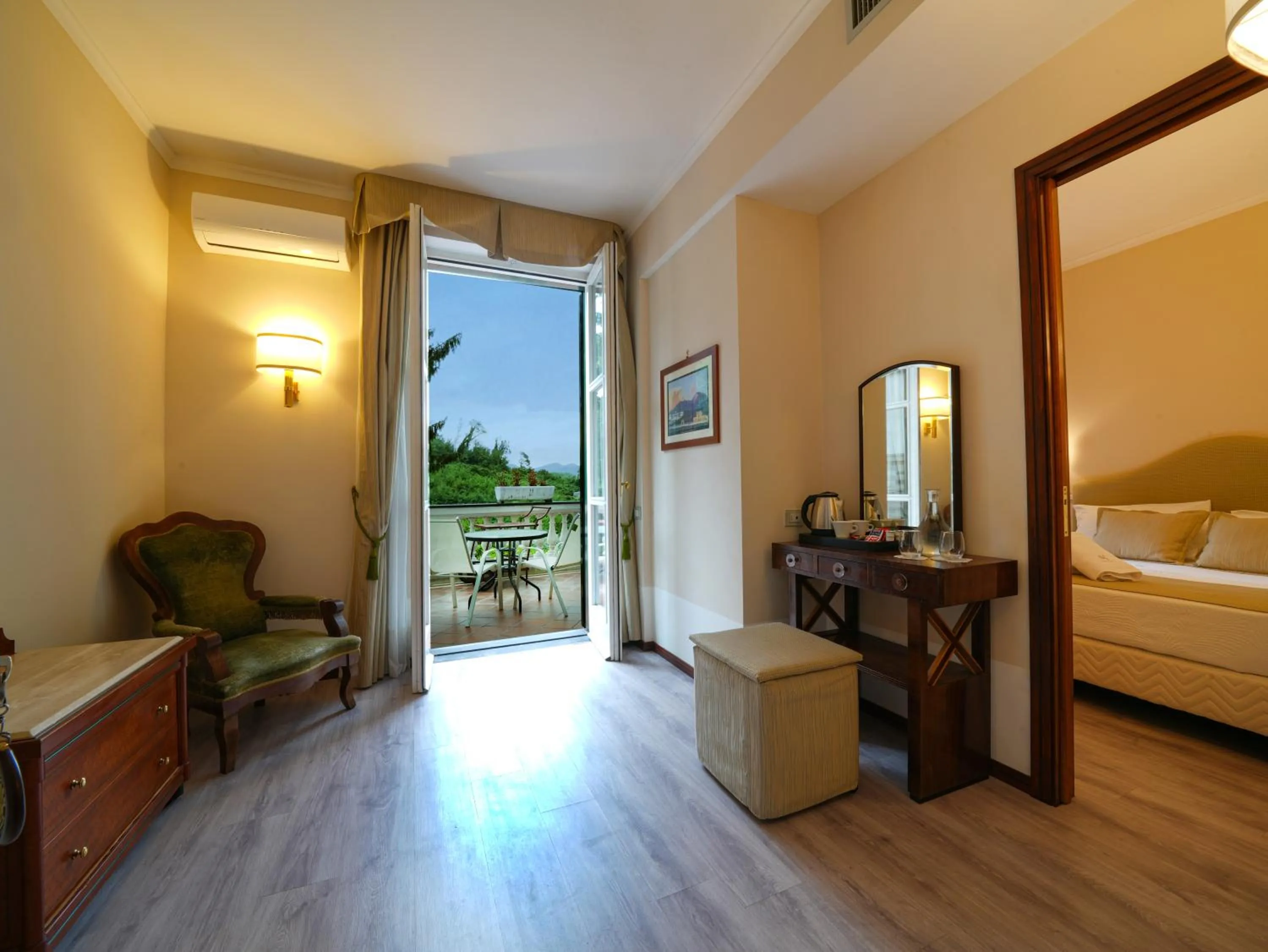 Bed in Hotel Scapolatiello