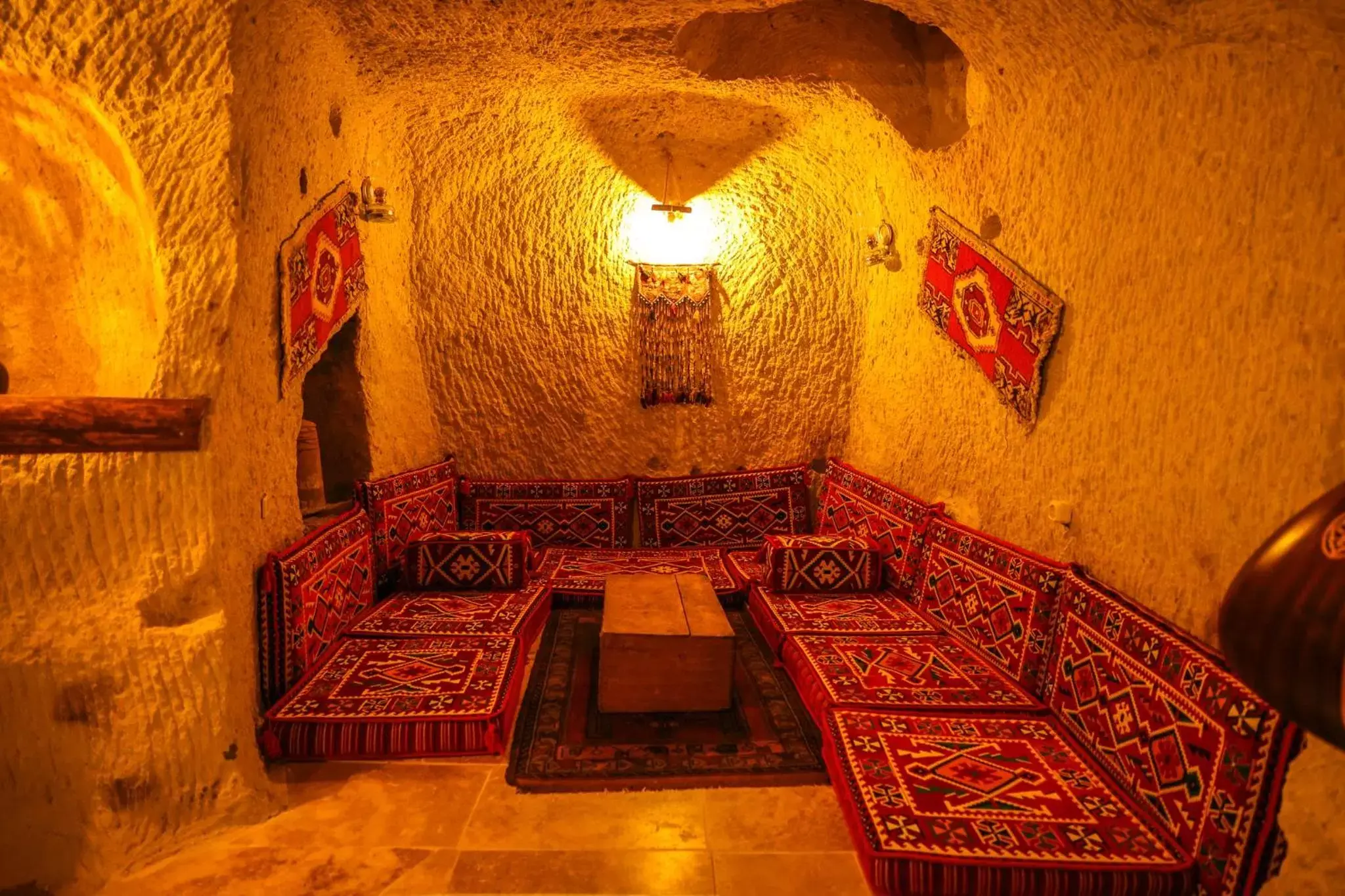 Seating area in Cappadocia Nar Cave House & Hot Swimming Pool
