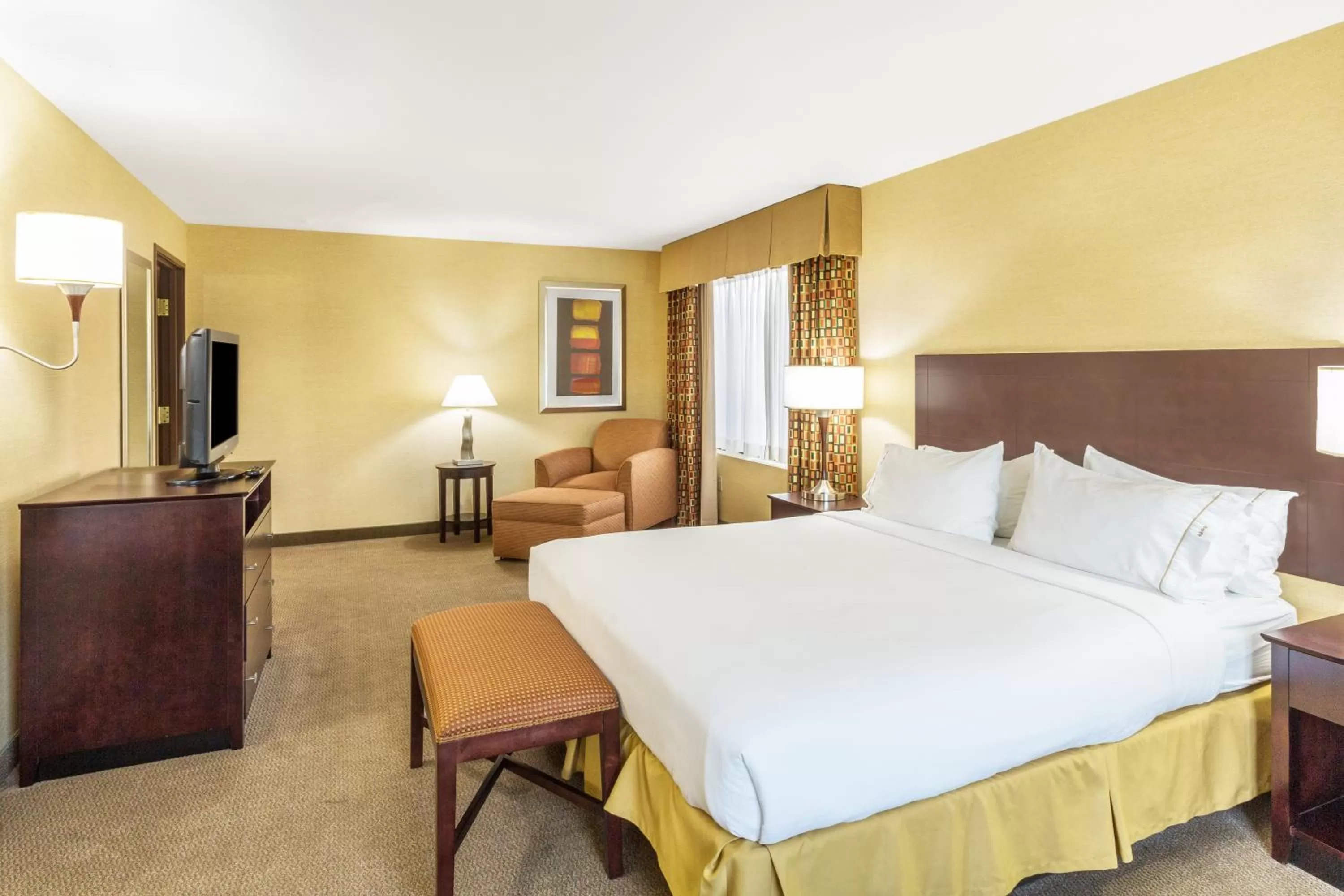 Photo of the whole room, Bed in Holiday Inn Express Hotel & Suites Nogales by IHG