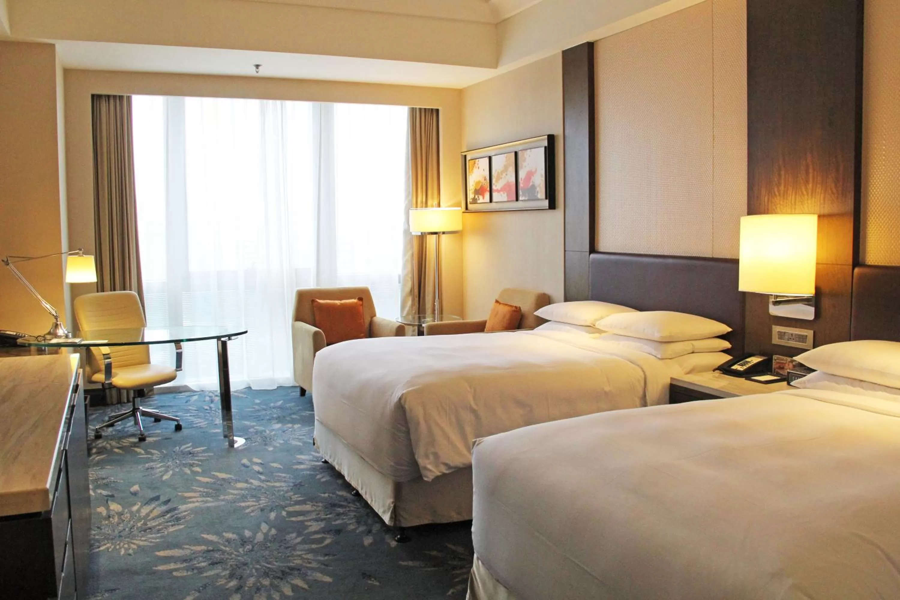 Bed in Shanghai Marriott Hotel Pudong East - Only a 20 minute drive from Disney