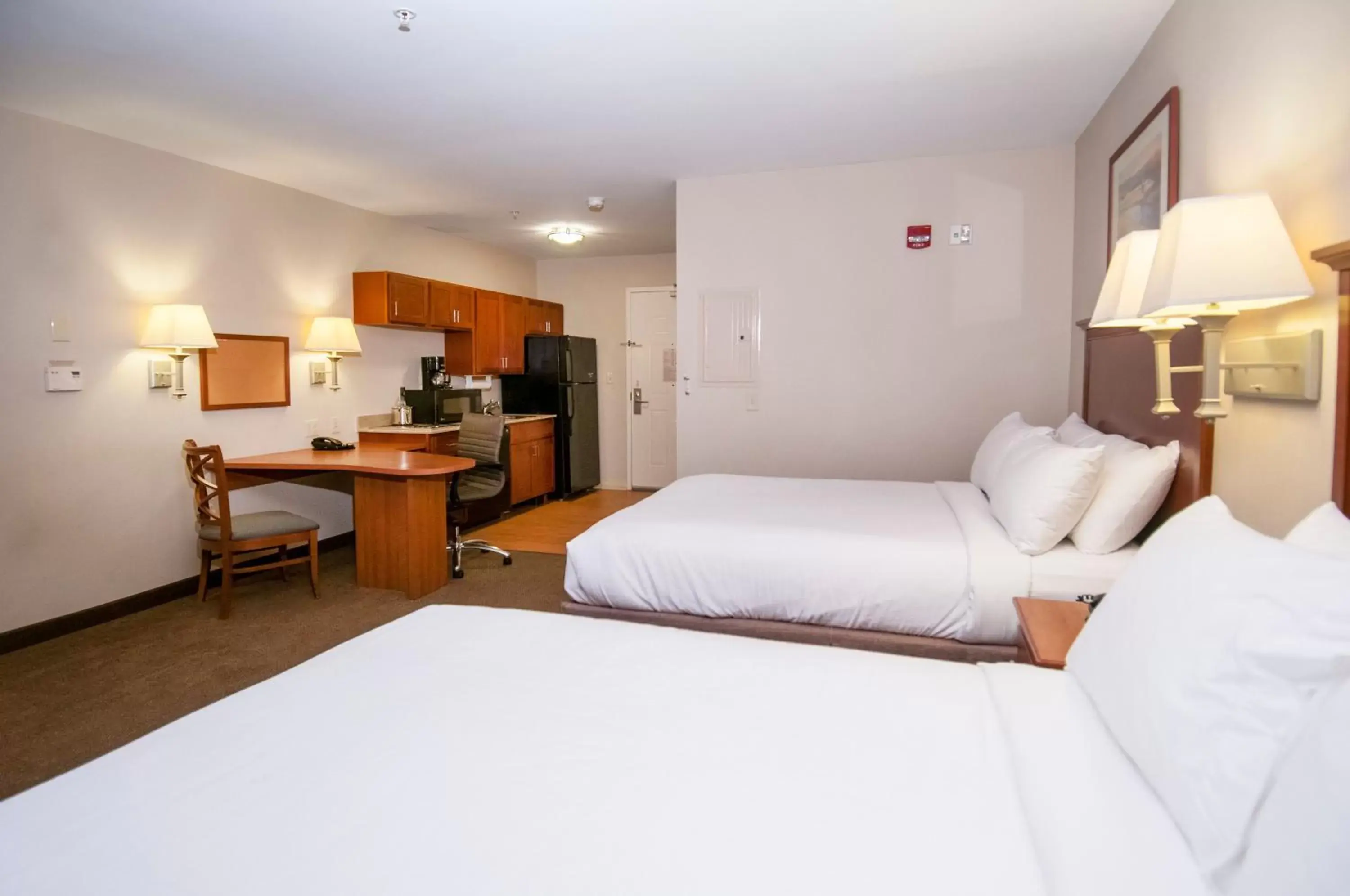 Photo of the whole room, Bed in Candlewood Suites Flowood, MS, an IHG Hotel