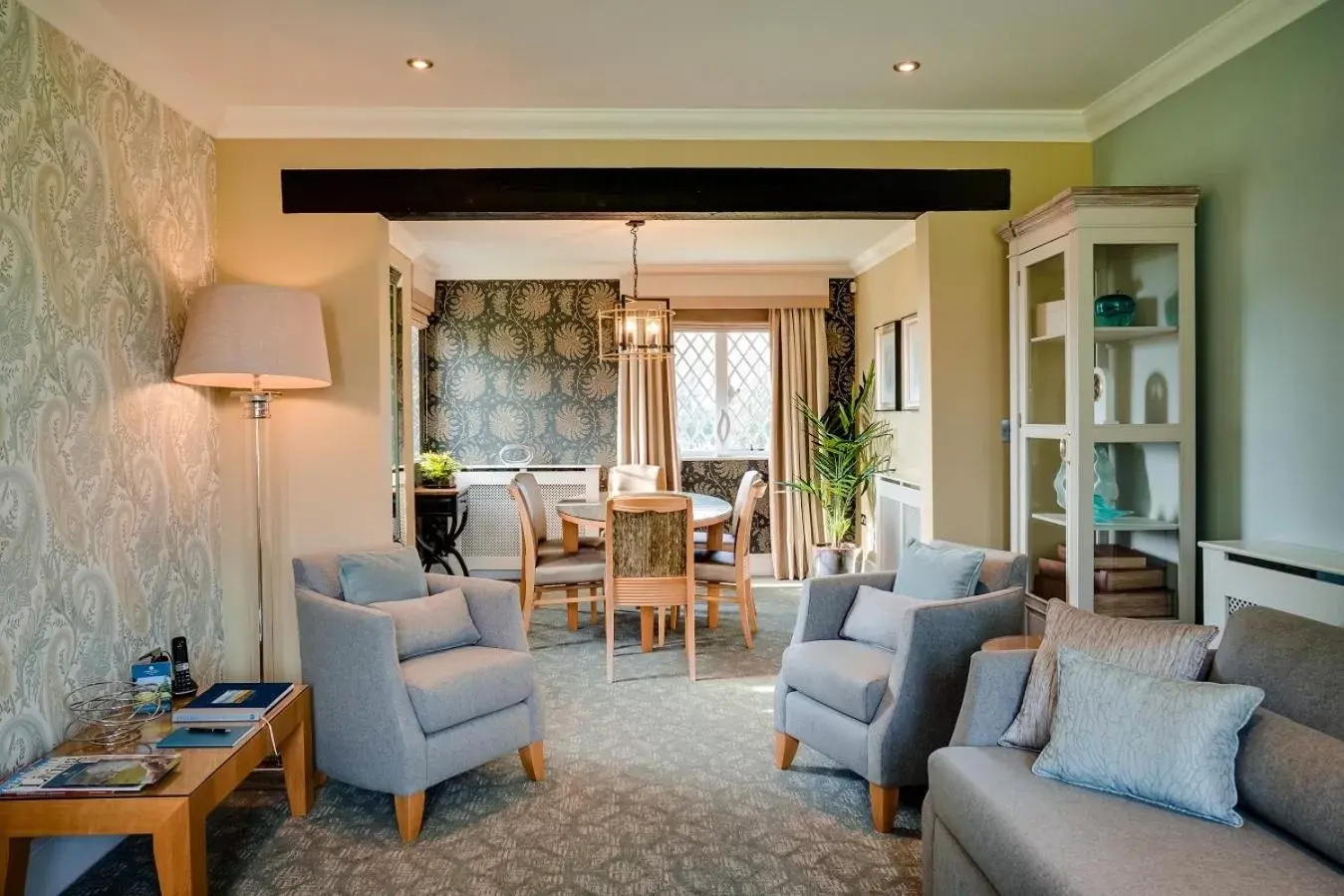 Living room, Seating Area in Oakley Hall Hotel