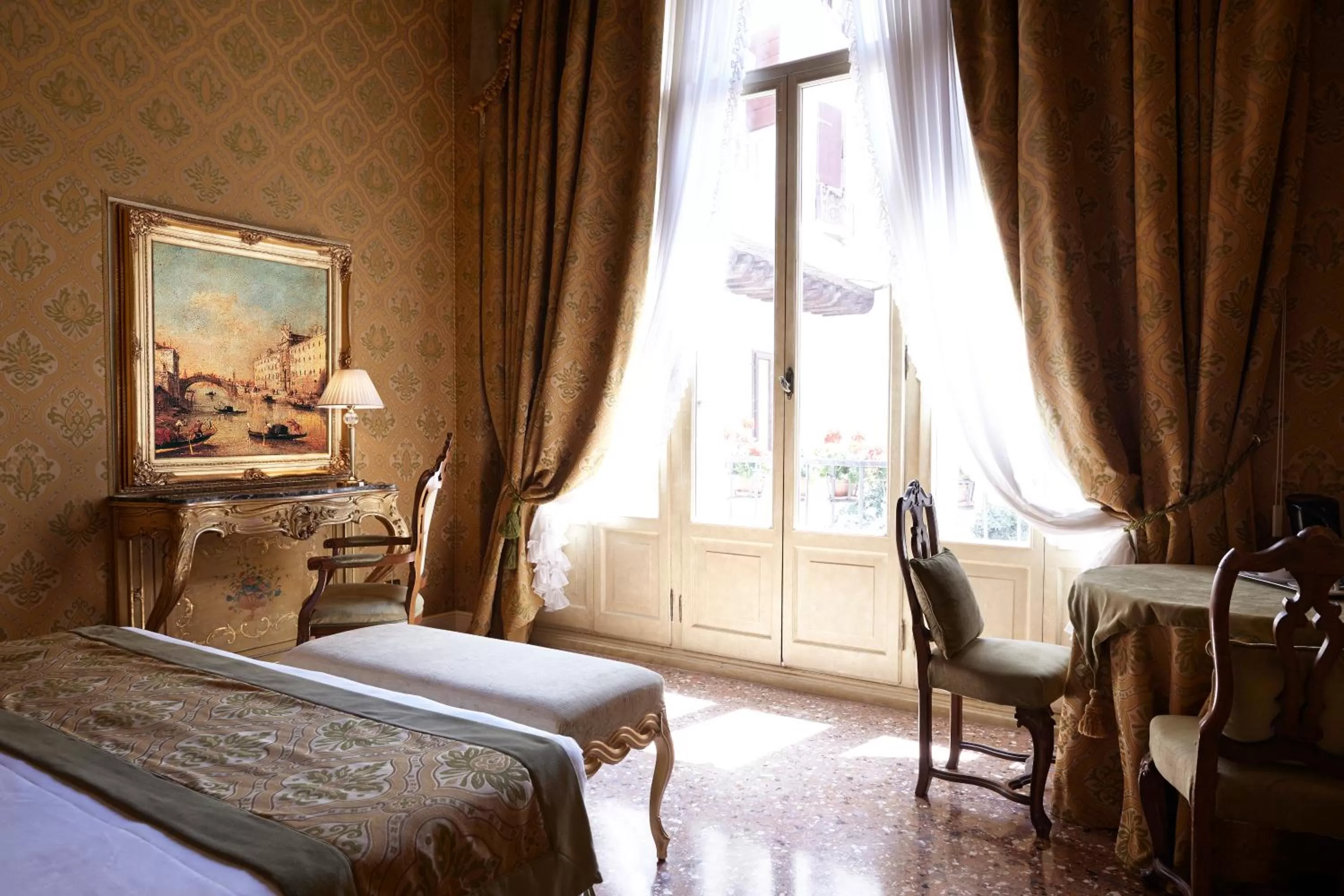 Deluxe Double Room in Palazzo Paruta & Wellness Suites