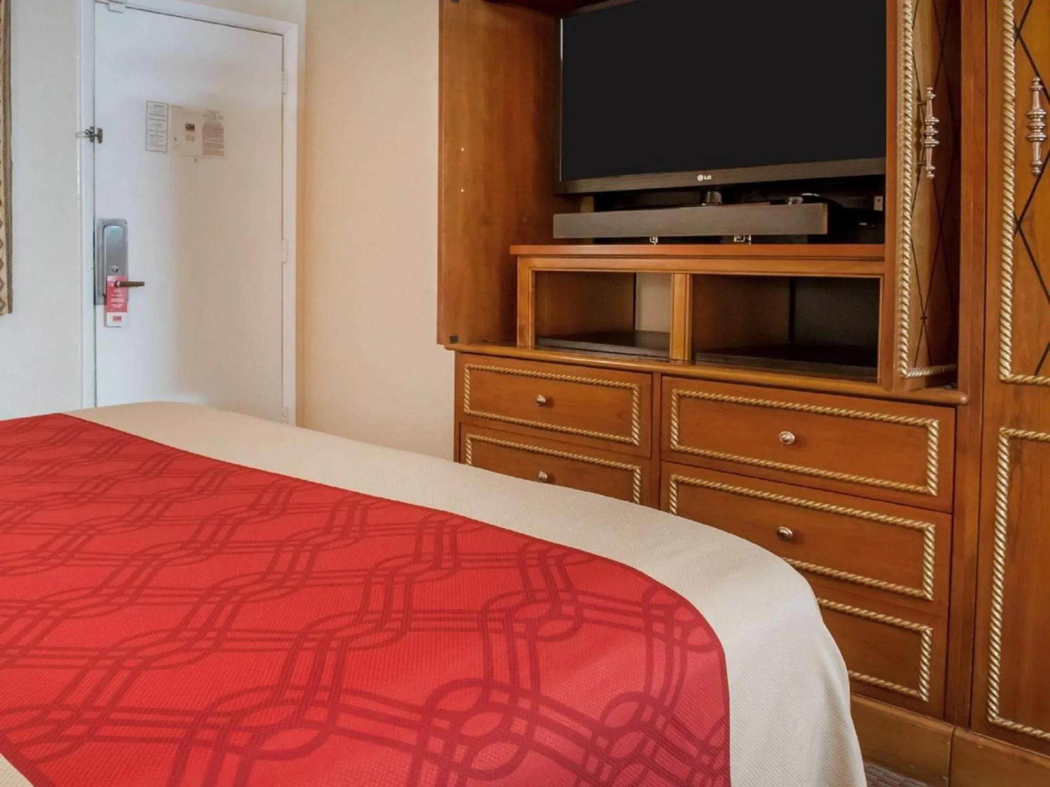 Queen Room with Two Queen Beds - Non-Smoking in Econo Lodge Hobbs