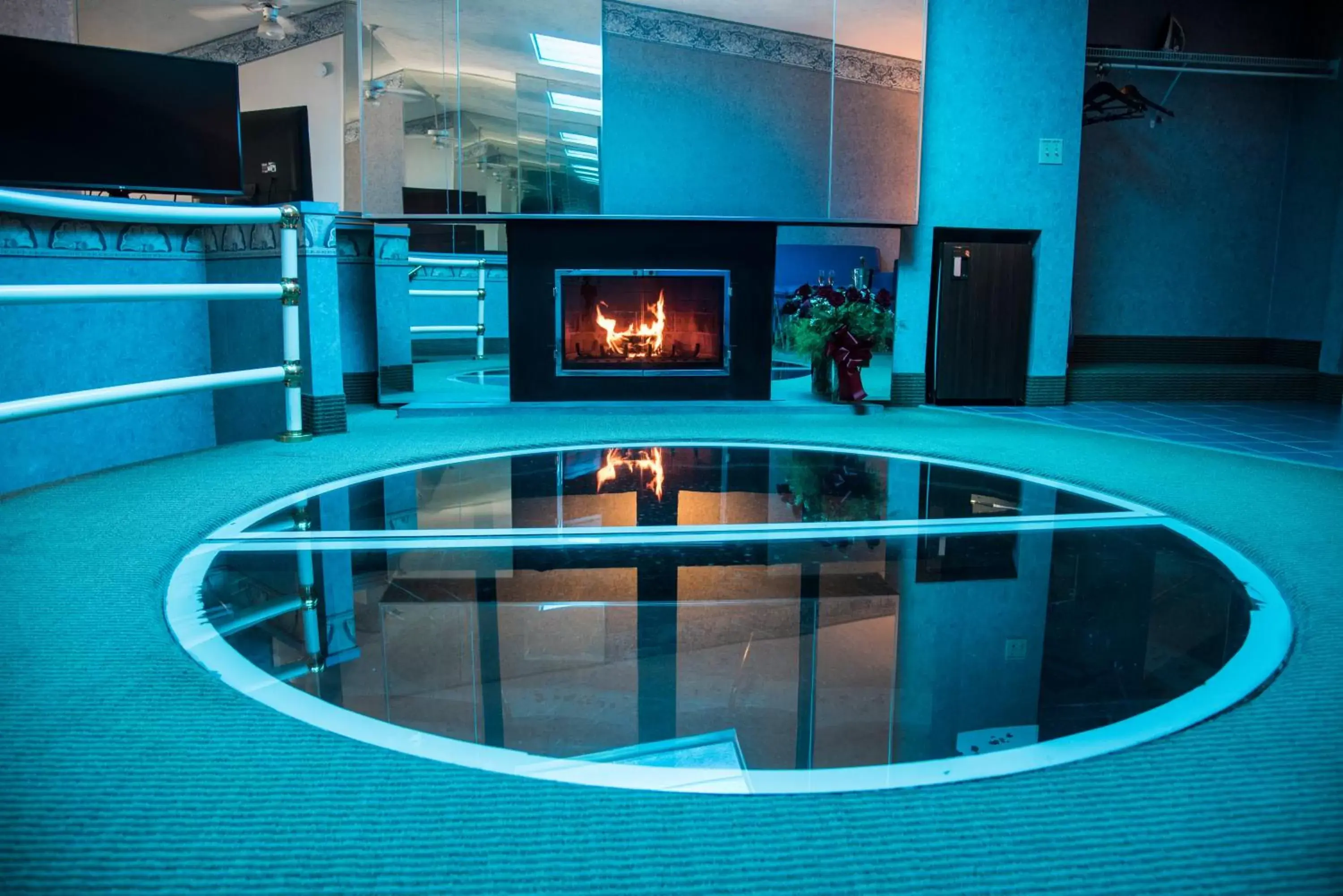 Swimming Pool in Pocono Palace Resort