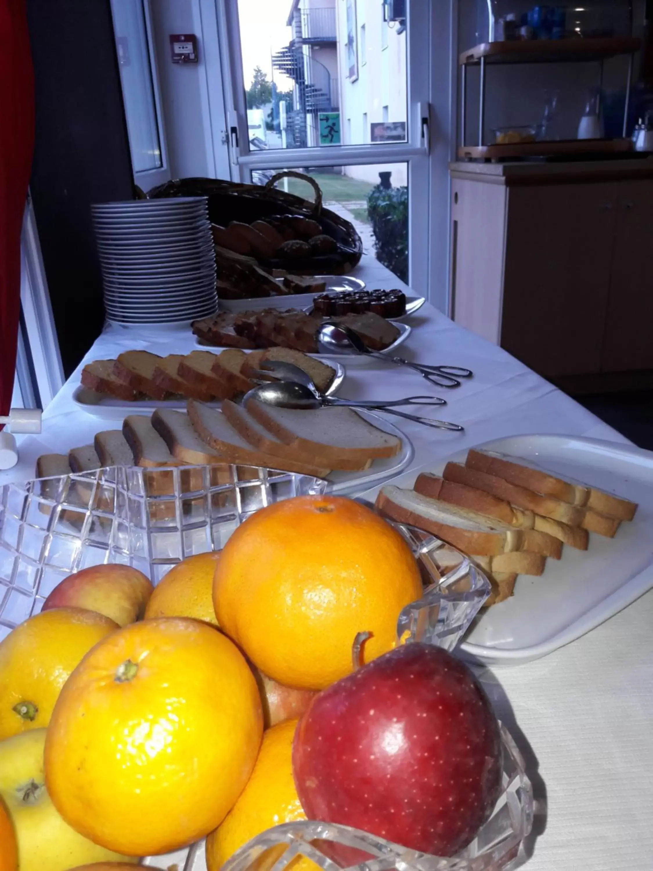 Breakfast, Food in Hôtel Le Cosy Blois Villebarou