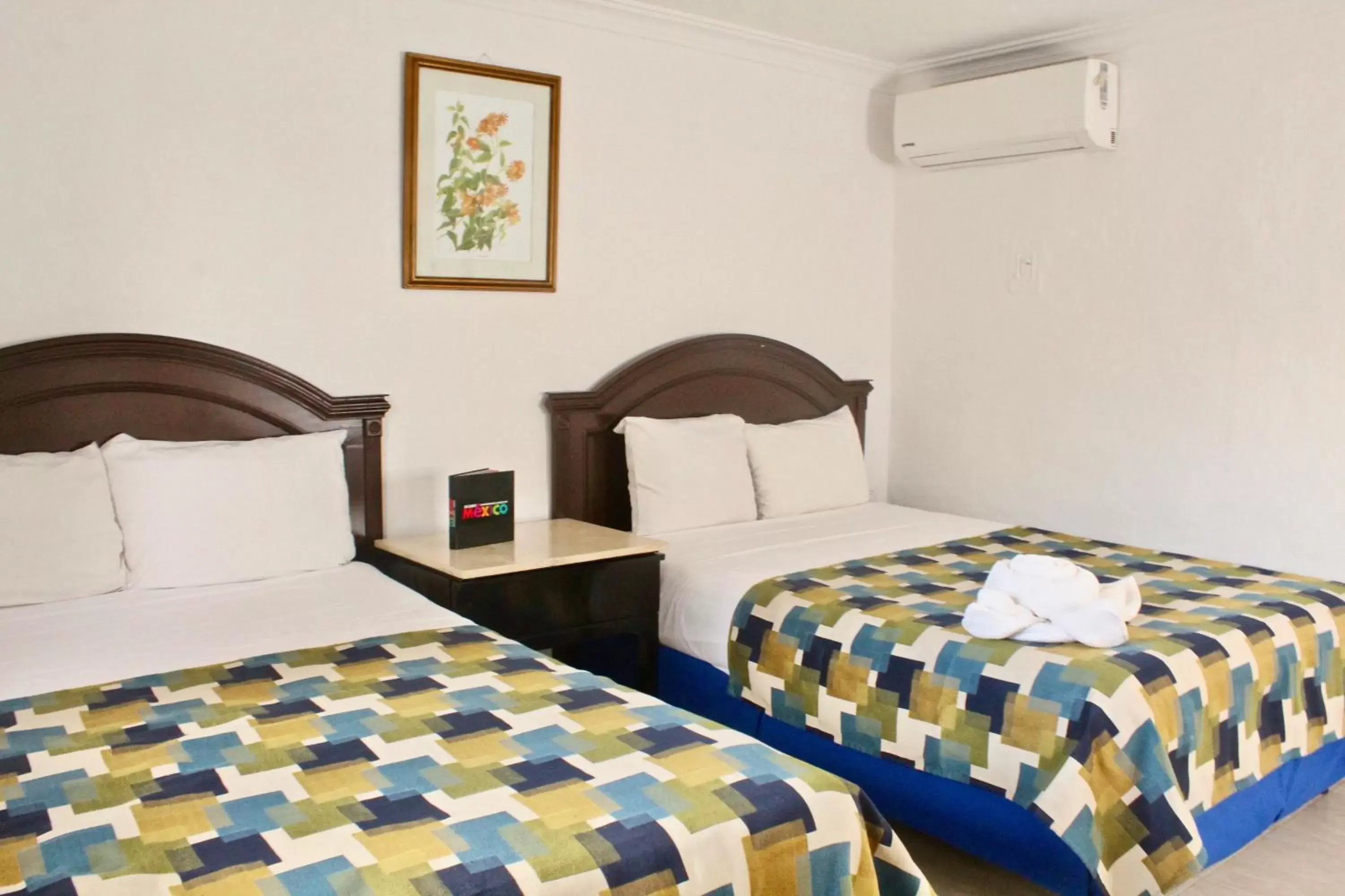 Bedroom, Bed in Hotel El Cid
