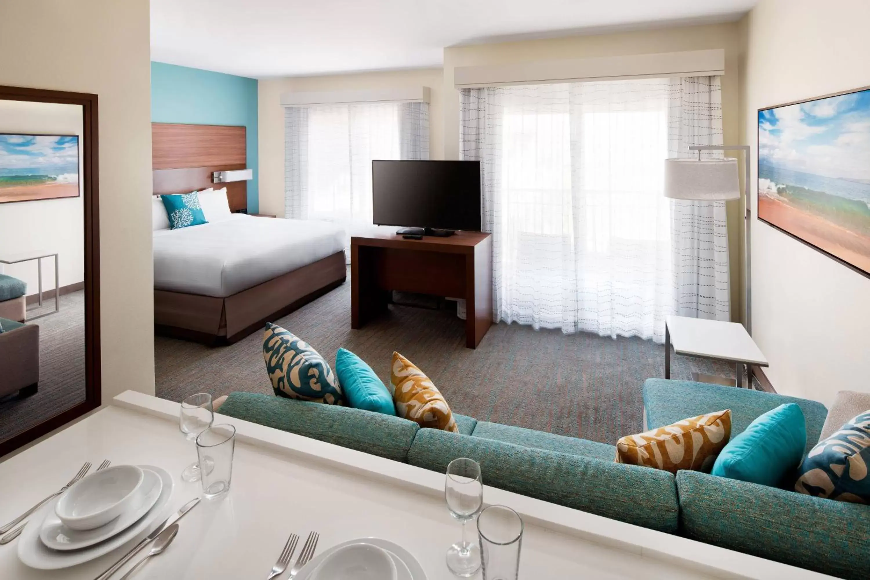 Bedroom, TV/Entertainment Center in Residence Inn by Marriott Maui Wailea