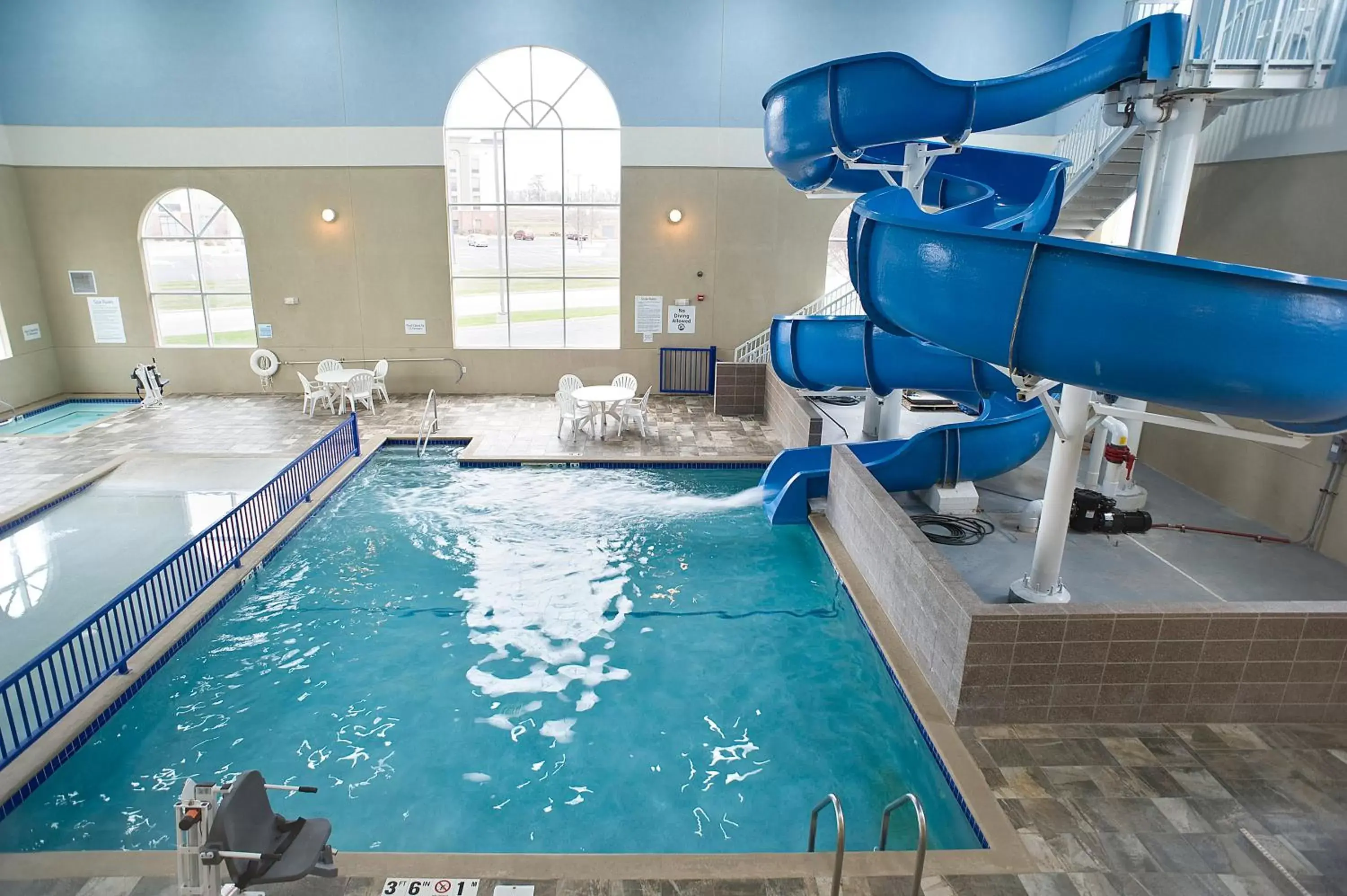 Swimming Pool in Holiday Inn Express Hotel & Suites Brookings, an IHG Hotel