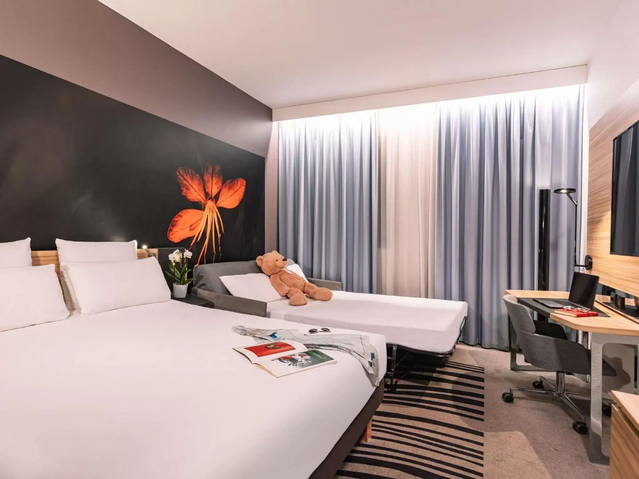 Bedroom, Bed in Novotel Milano Linate Aeroporto