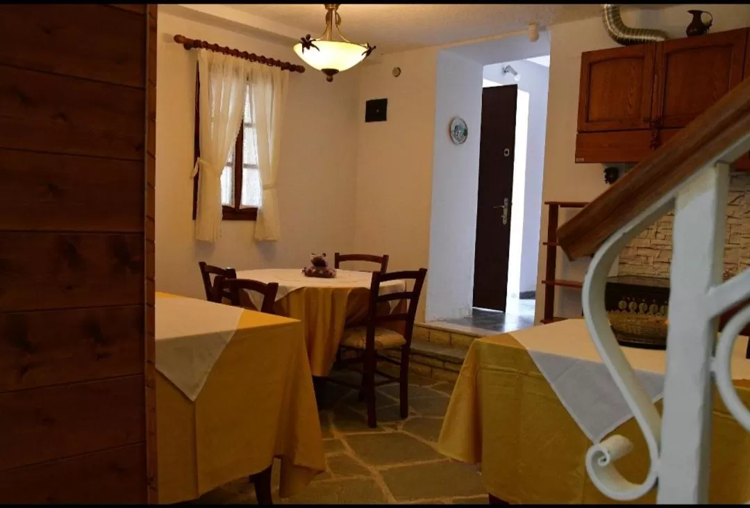 Restaurant/Places to Eat in Guest House J.Prifti