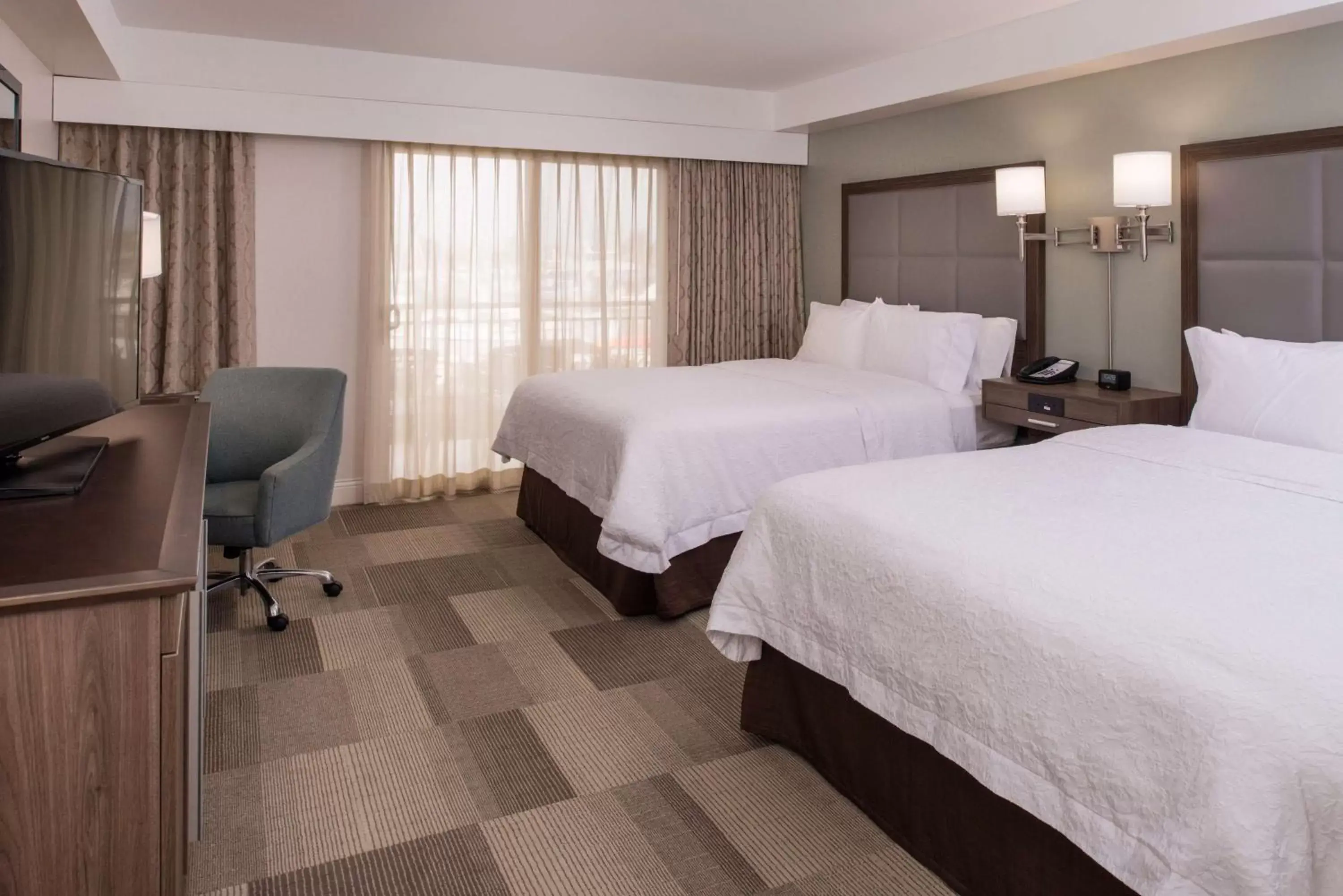 Bed in Hampton Inn Channel Islands Harbor Bed in Hampton Inn Channel Islands Harbor