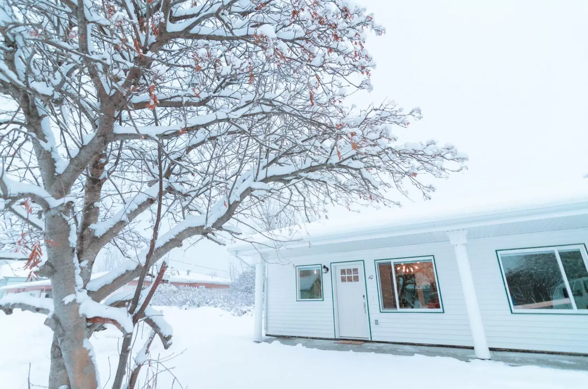 Facade/entrance, Winter in Colony Suites