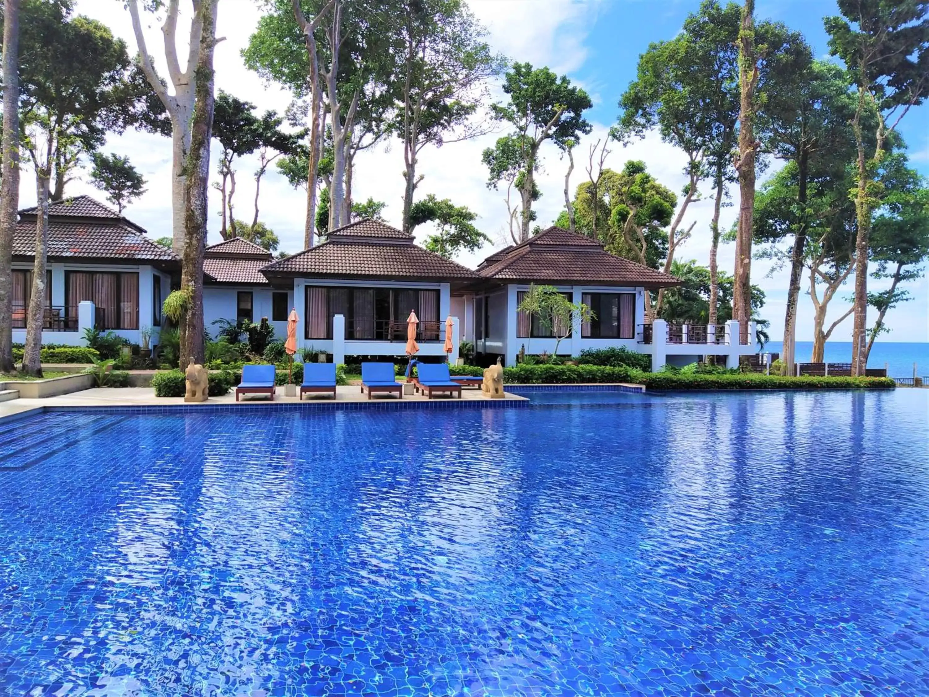 Pool view, Swimming Pool in Chang Buri Resort & Spa