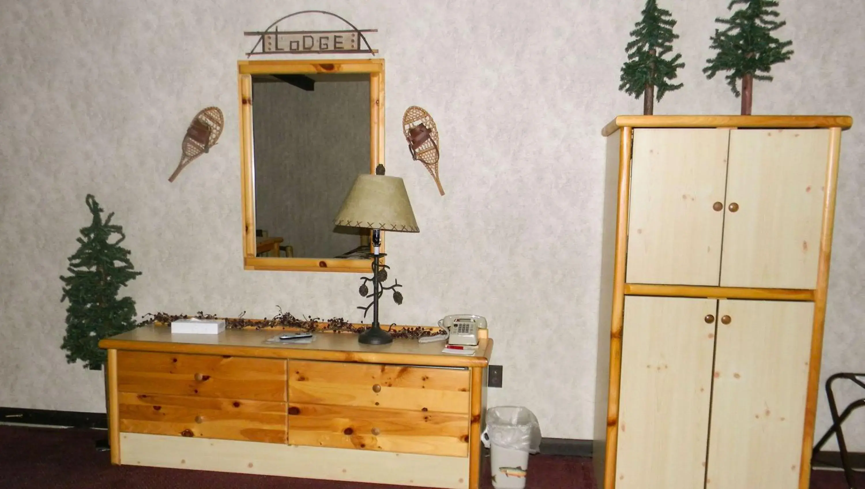 Photo of the whole room in Adirondack Lodge Old Forge Photo of the whole room in Adirondack Lodge Old Forge