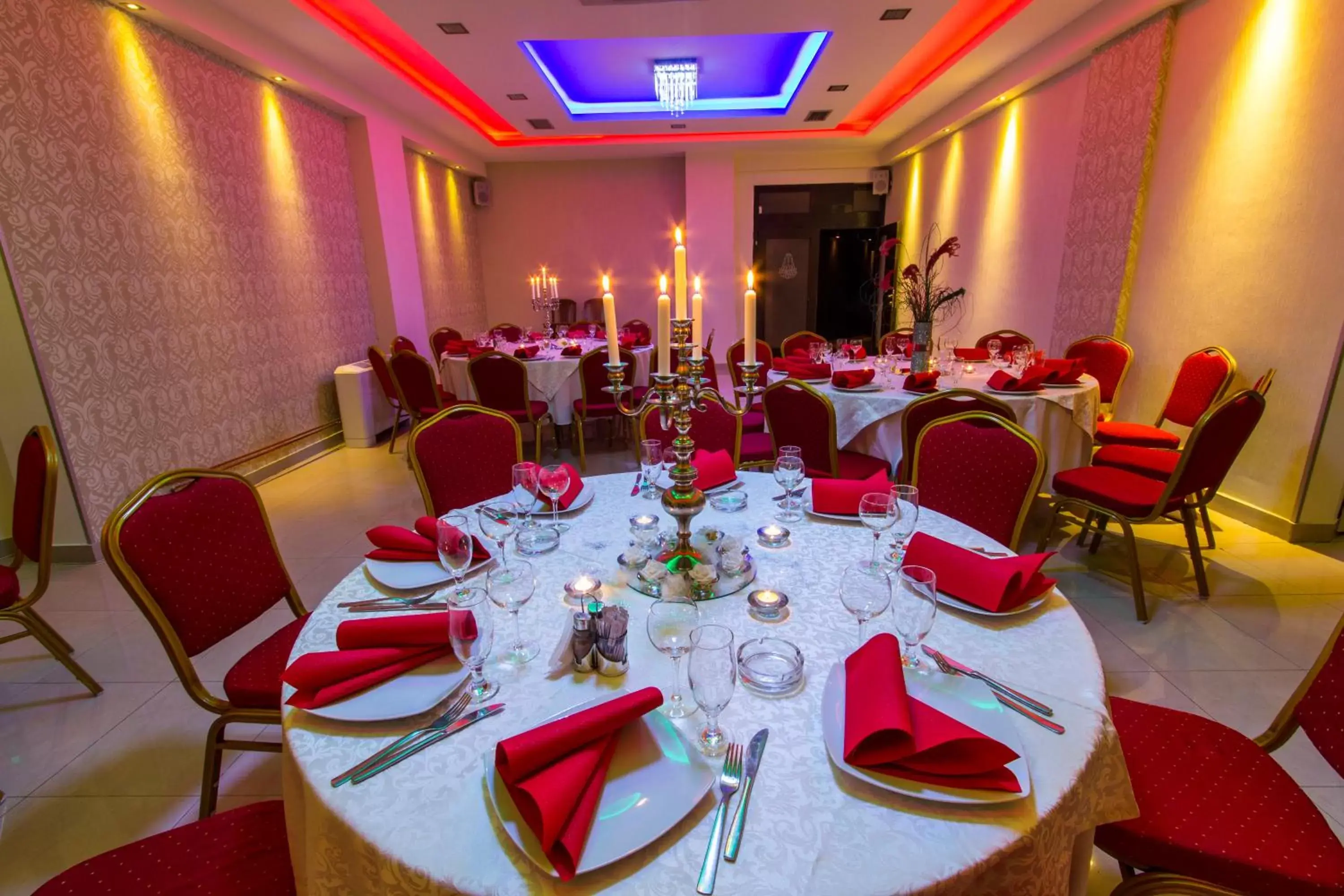 Banquet/Function facilities, Restaurant/Places to Eat in Hotel Petrus