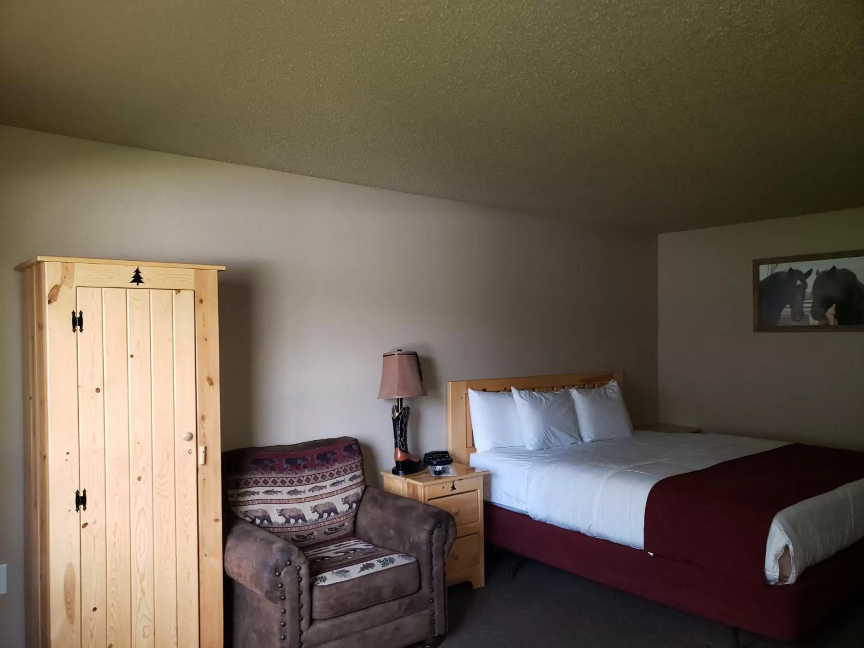 Bedroom, Bed in Woodside Dells Hotel & Suites