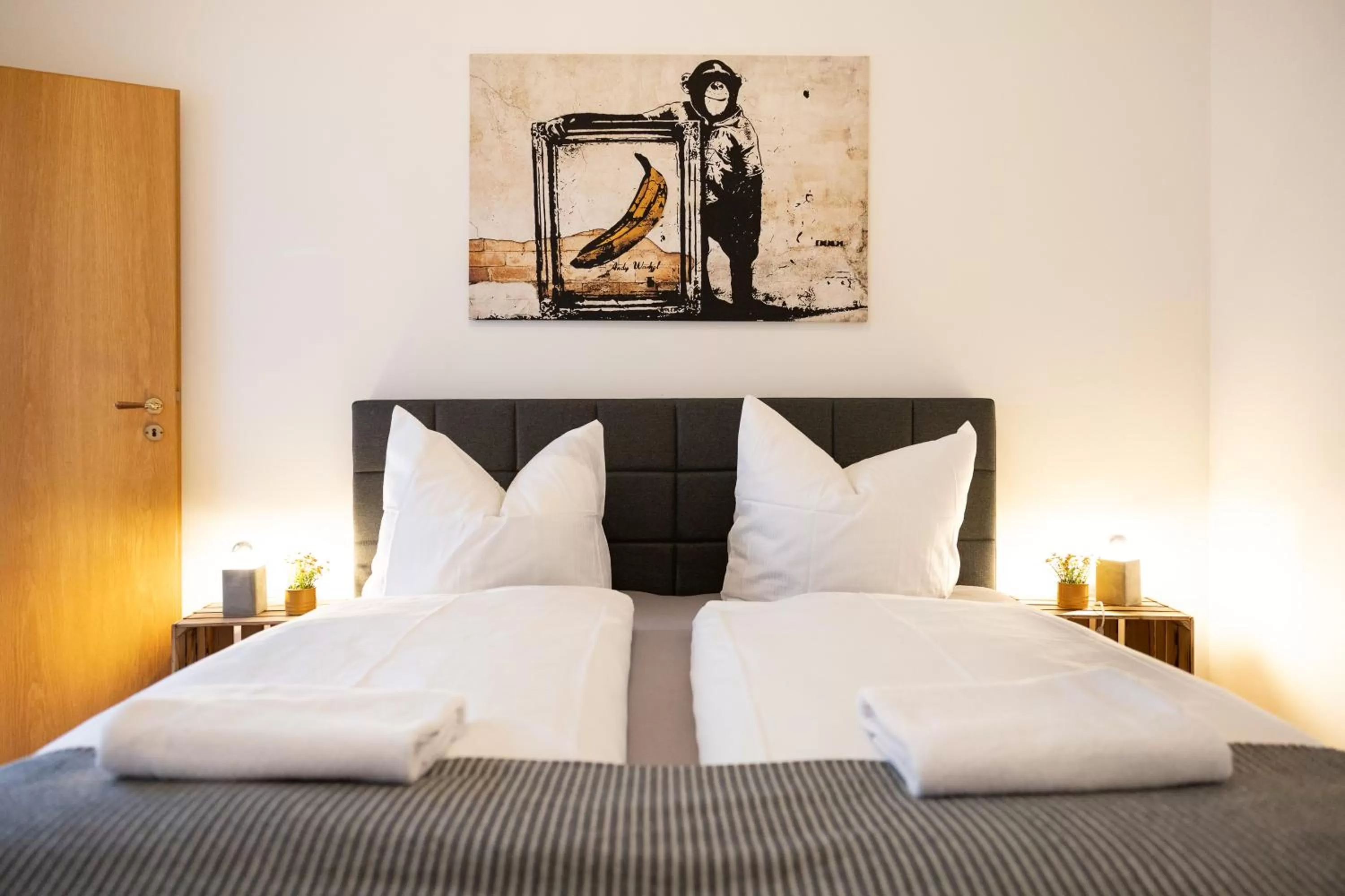 Bed in Apartments an der Oper - Innenstadt - Zentral - Küche - Wifi - Powered by Ko-Living