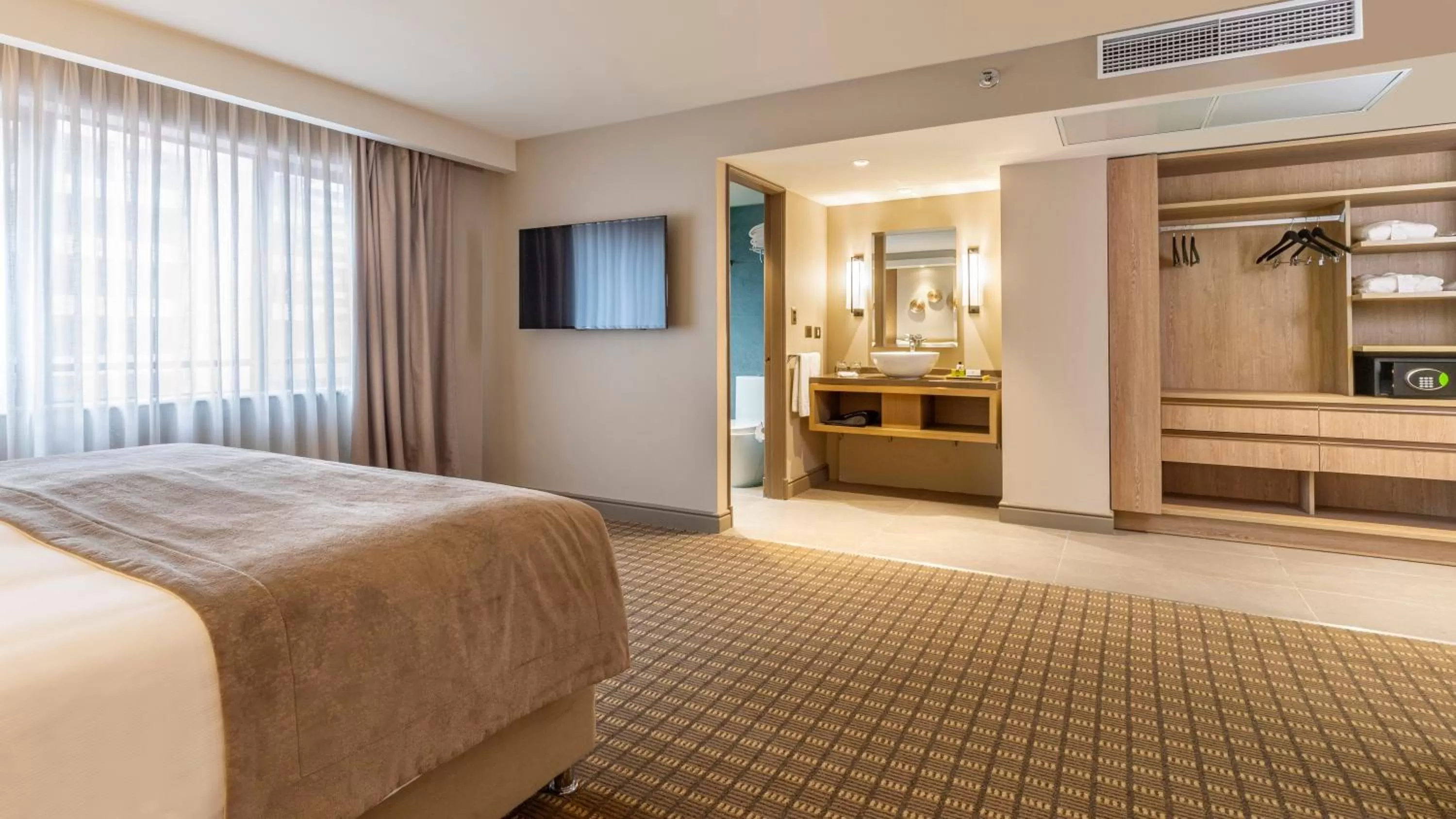 Photo of the whole room, Bed in InterContinental Santiago by IHG