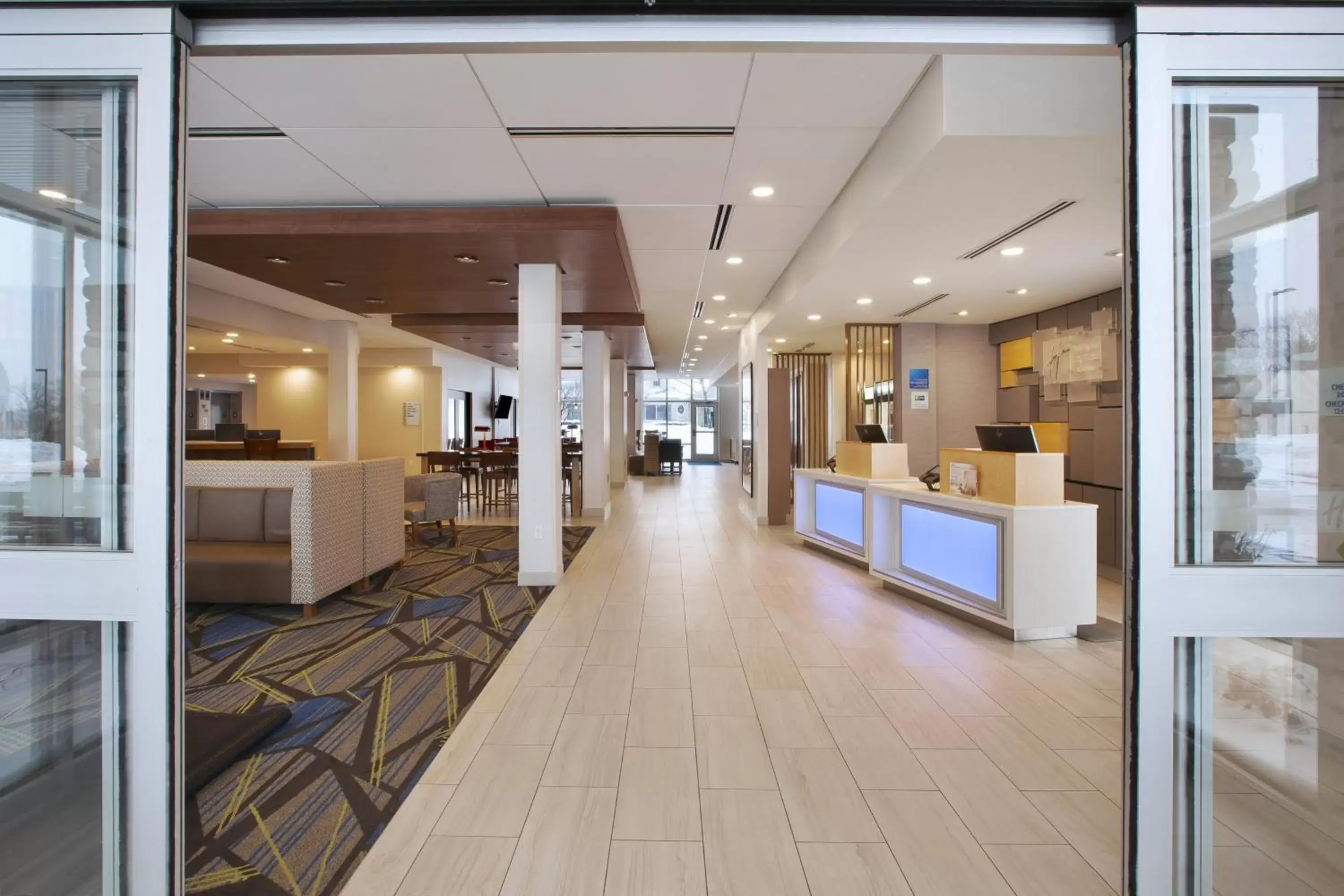 Property building, Lobby/Reception in Holiday Inn Express - Auburn Hills South, an IHG Hotel