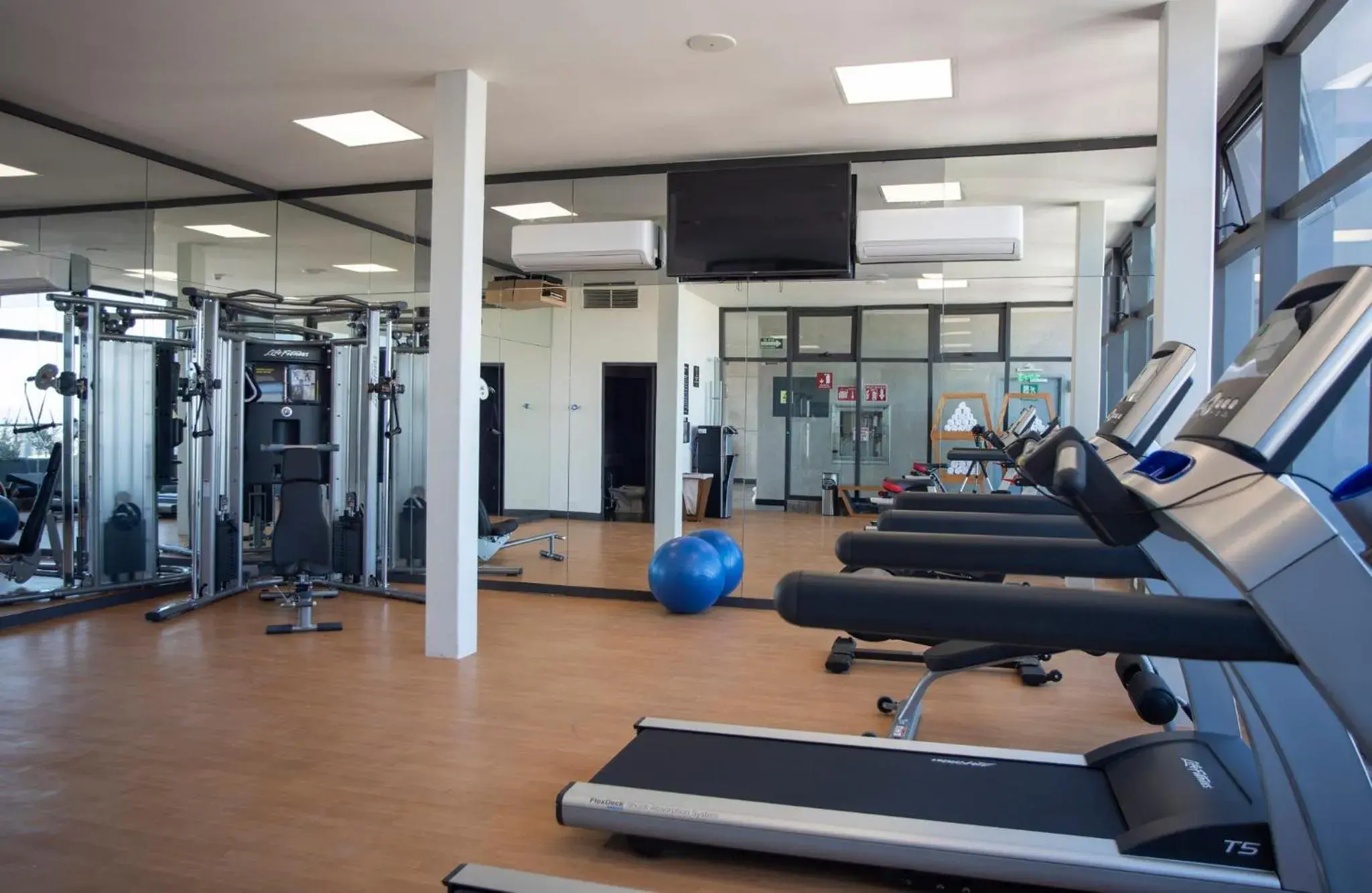 Fitness centre/facilities, Fitness Center/Facilities in voco Guadalajara Neruda, an IHG Hotel