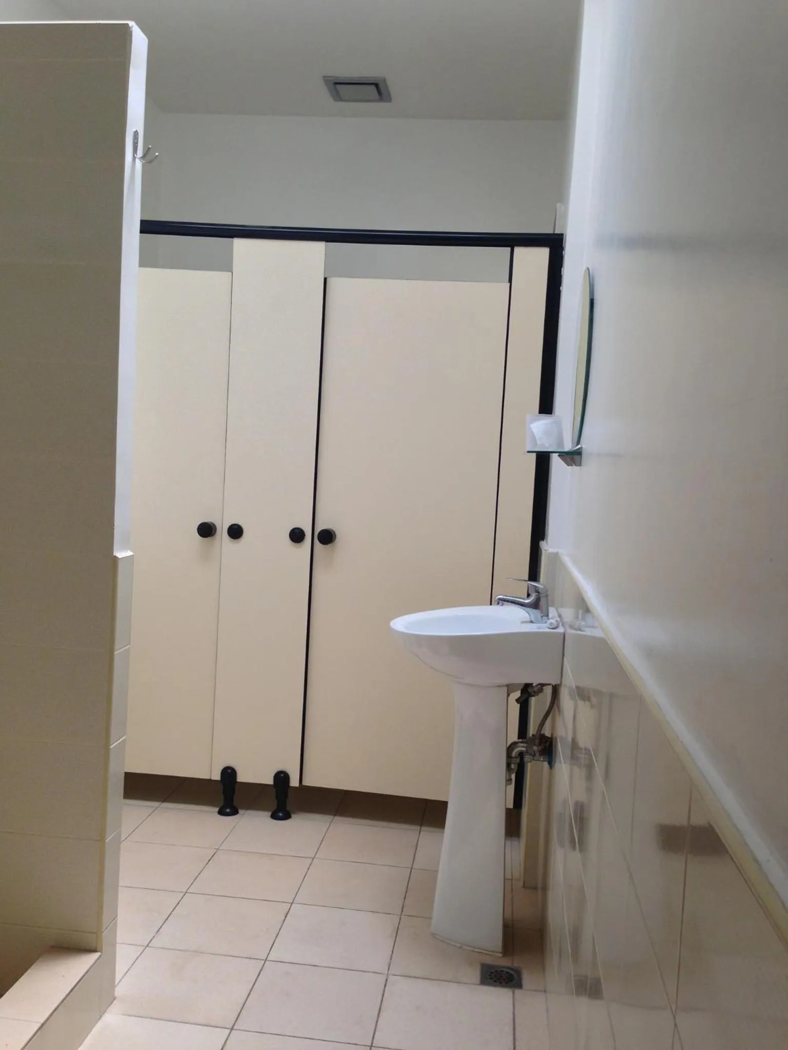 Bathroom in Crossroads Hostel Manila